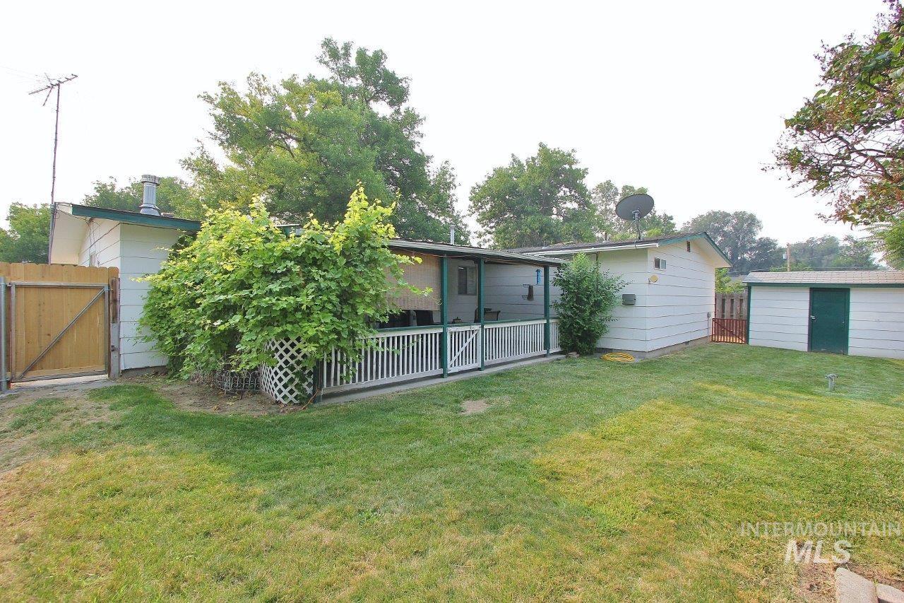 115 N Rowena Property Photo 19
