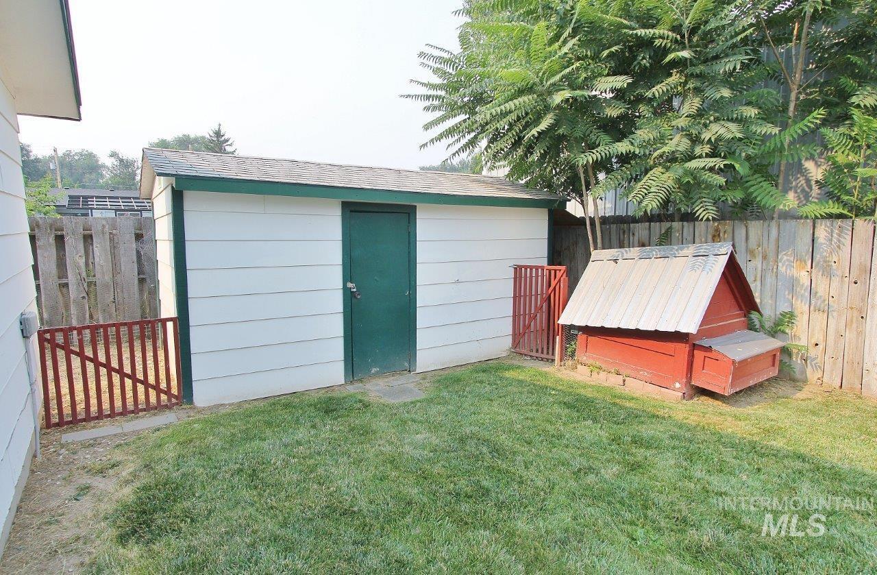 115 N Rowena Property Photo 20