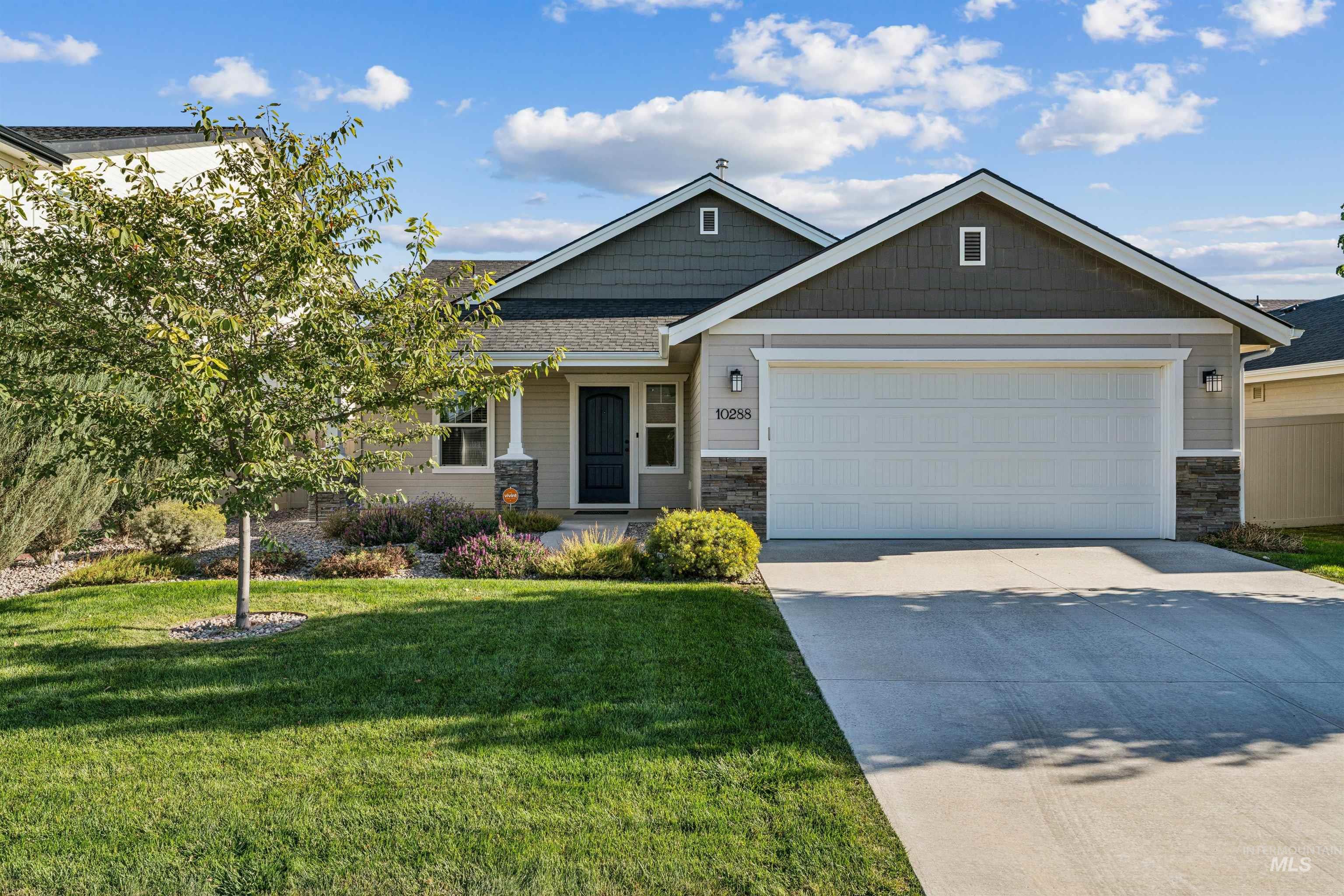 10288 Longtail Dr. Property Photo 1
