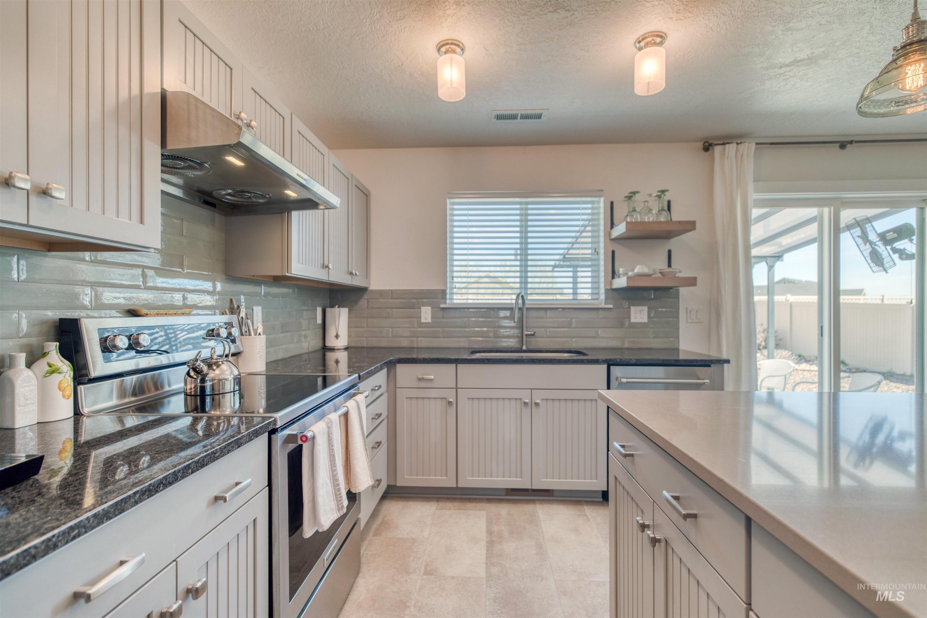 10288 Longtail Dr. Property Photo 16