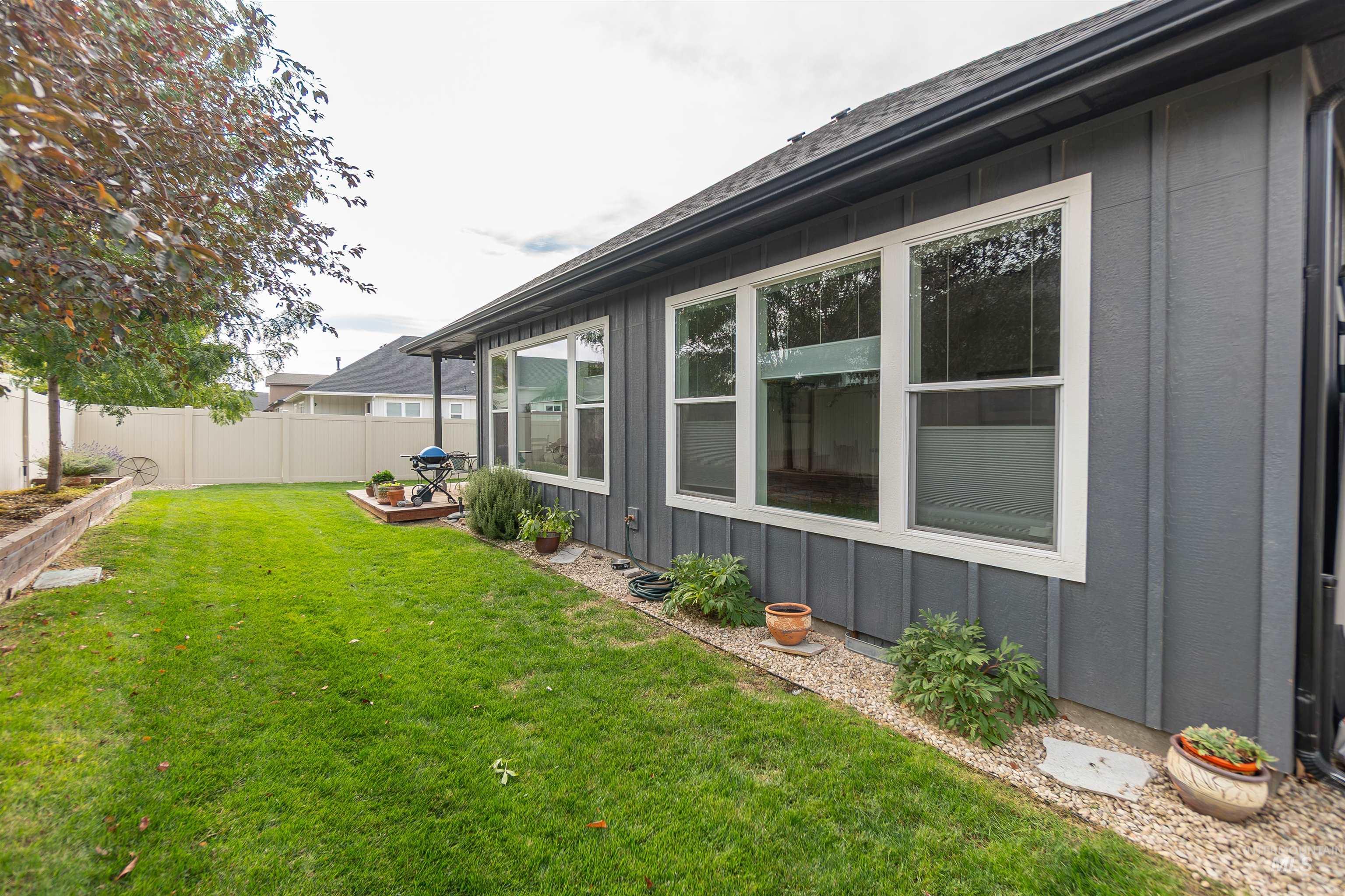 9304 W Tillamook Dr. Property Photo 37