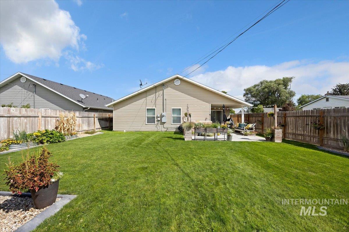 718 Conant Ave Property Photo 6