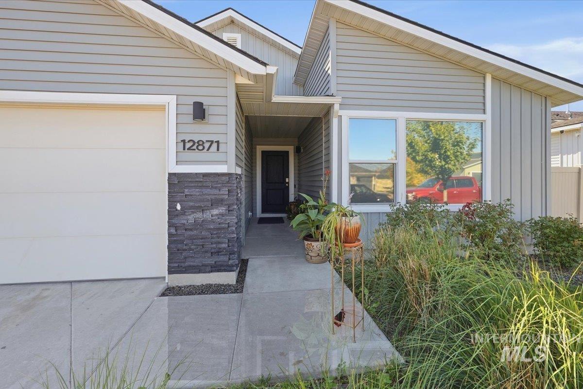12871 Carkhill St. Property Photo 1