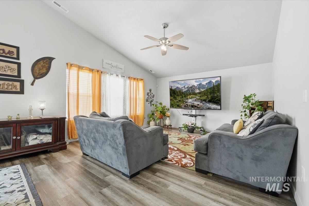 12871 Carkhill St. Property Photo 6