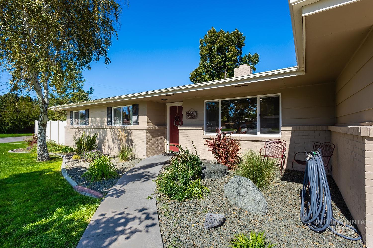 448 W Bird Property Photo 2