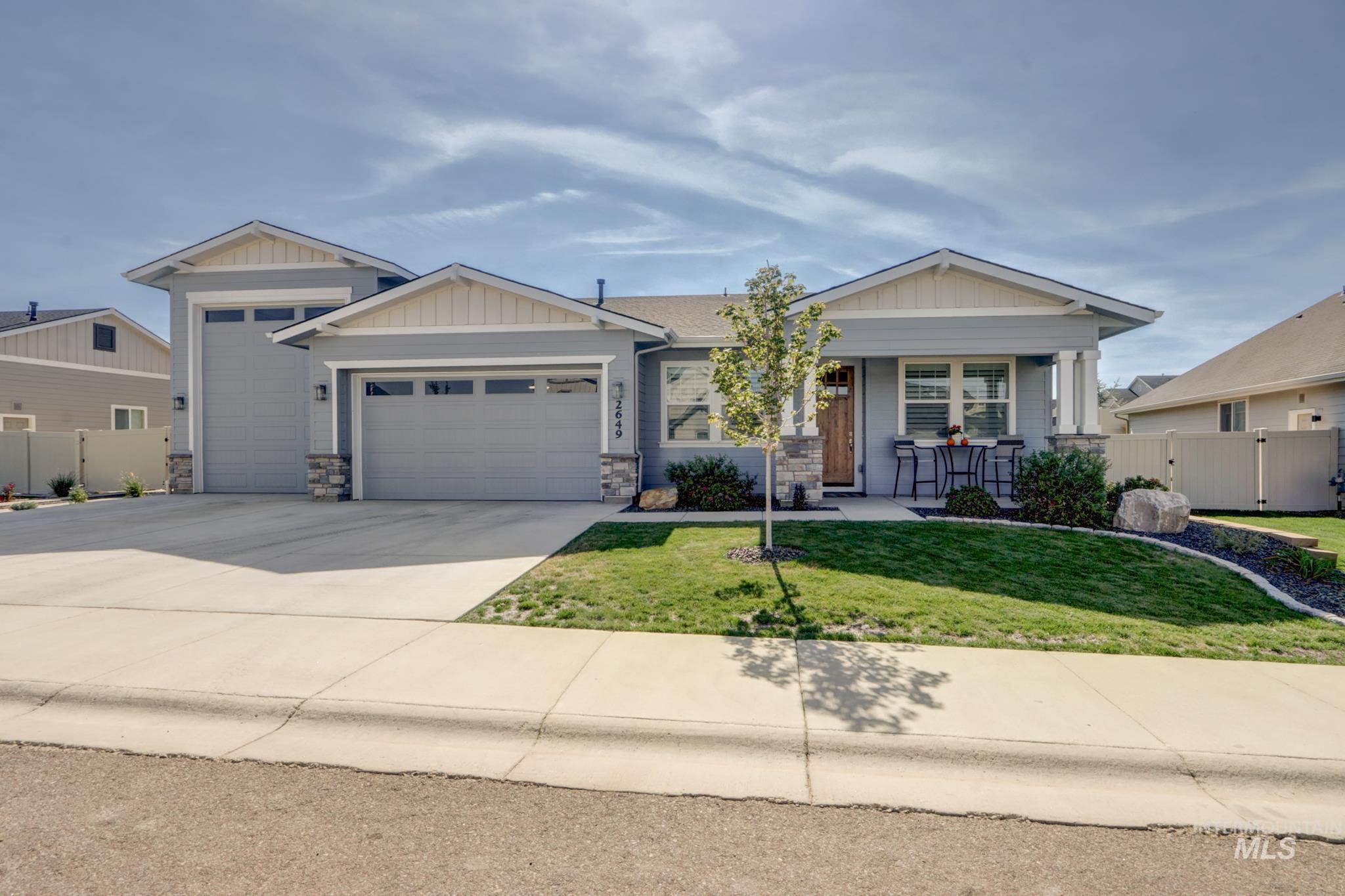 2649 Laidlaw Dr Property Photo 1