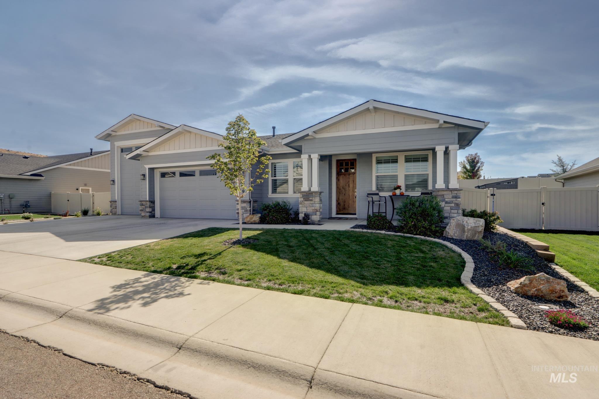 2649 Laidlaw Dr Property Photo 4