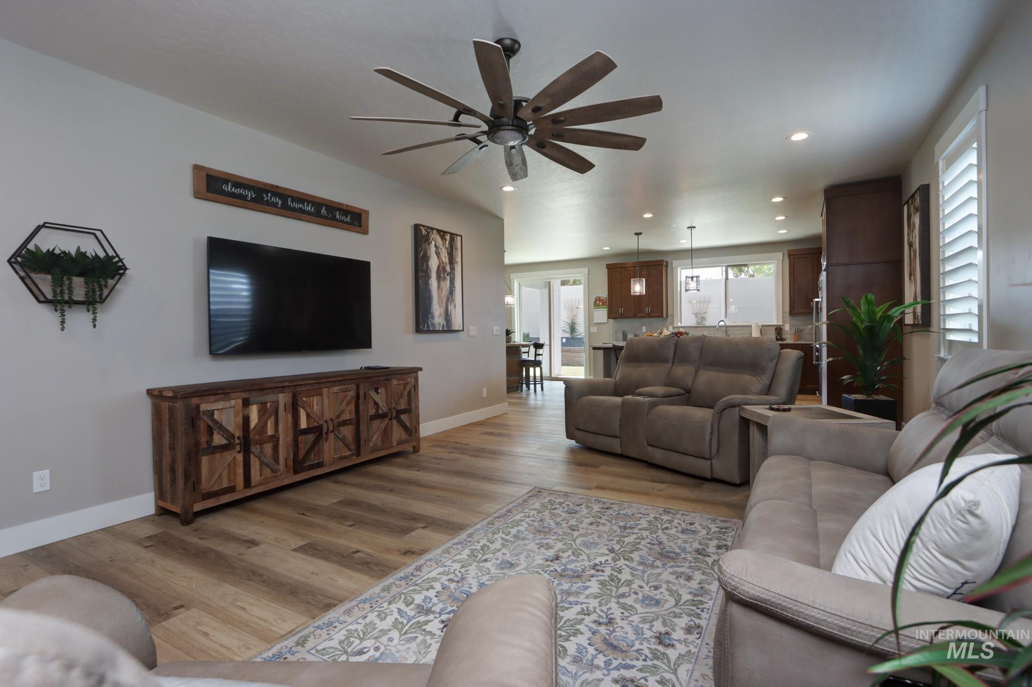 2649 Laidlaw Dr Property Photo 10