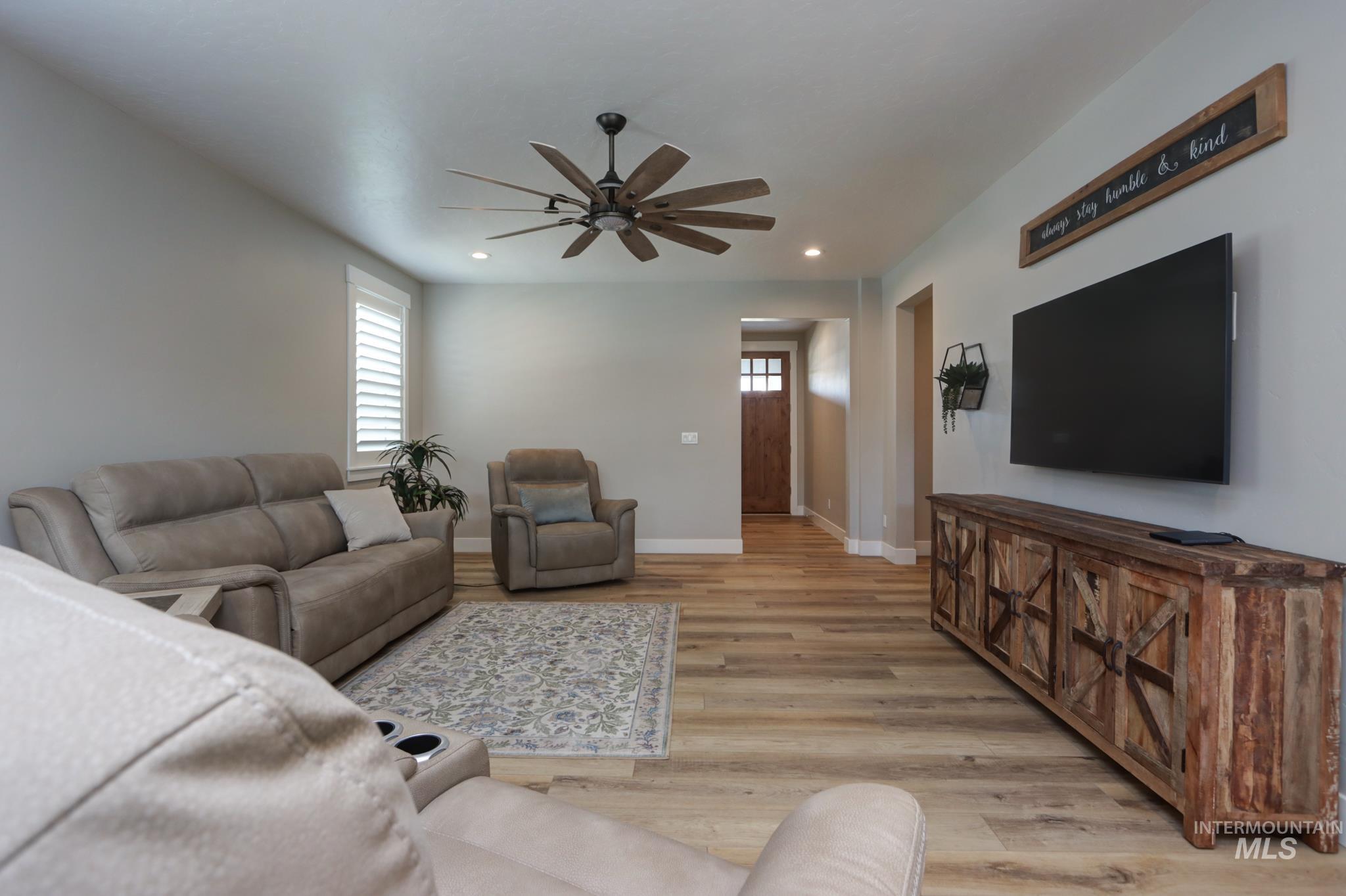 2649 Laidlaw Dr Property Photo 11