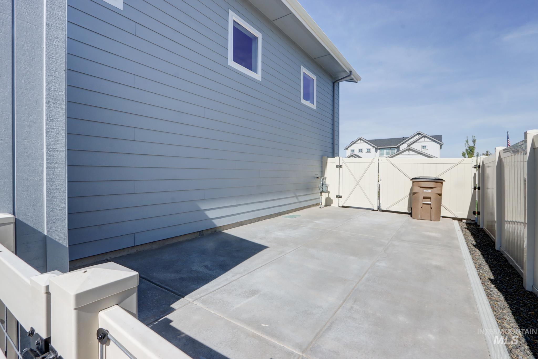 2649 Laidlaw Dr Property Photo 41