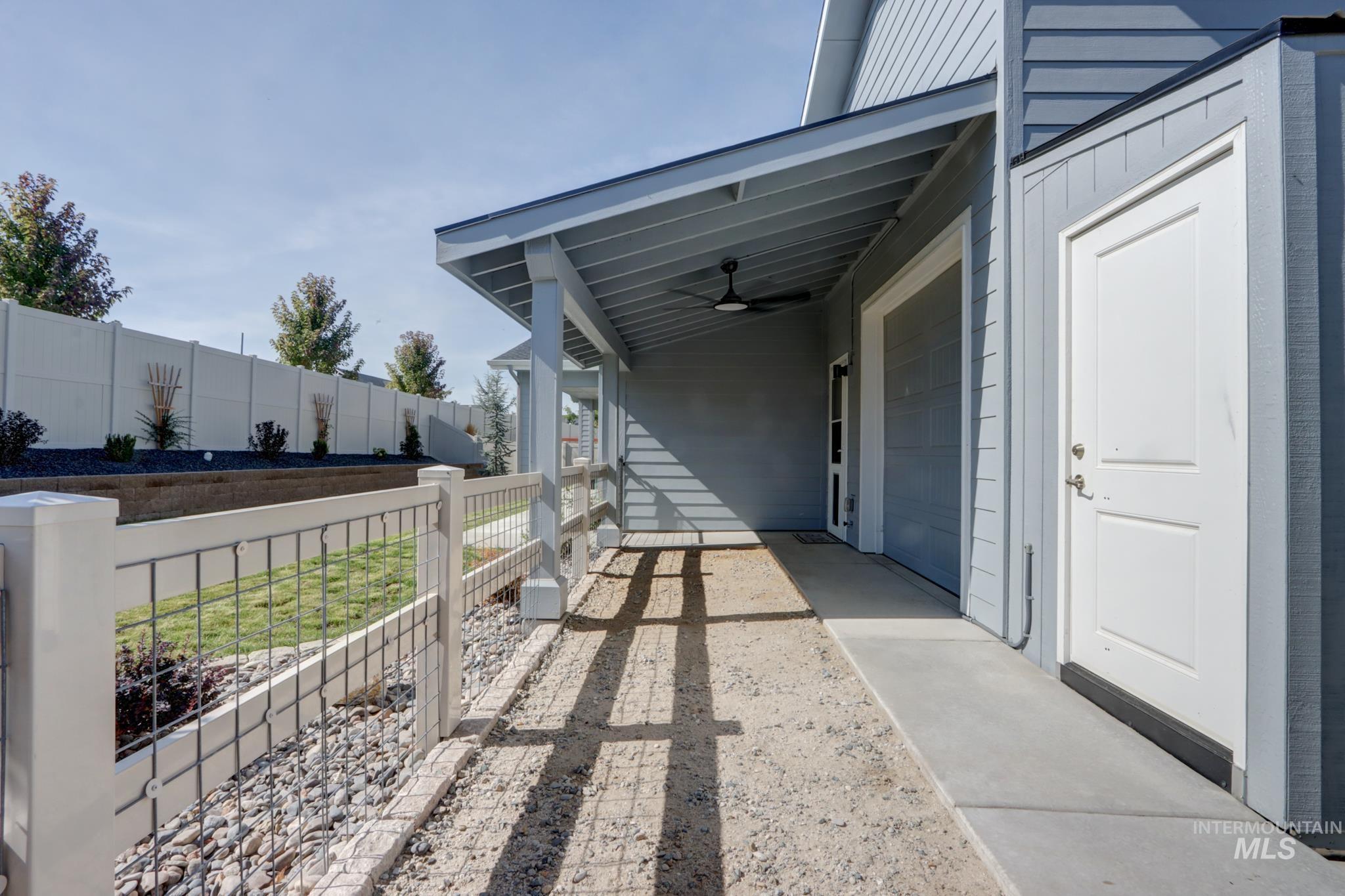 2649 Laidlaw Dr Property Photo 43