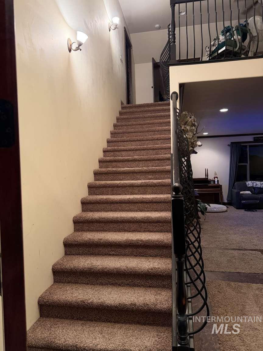 7 Northridge Way Property Photo 4