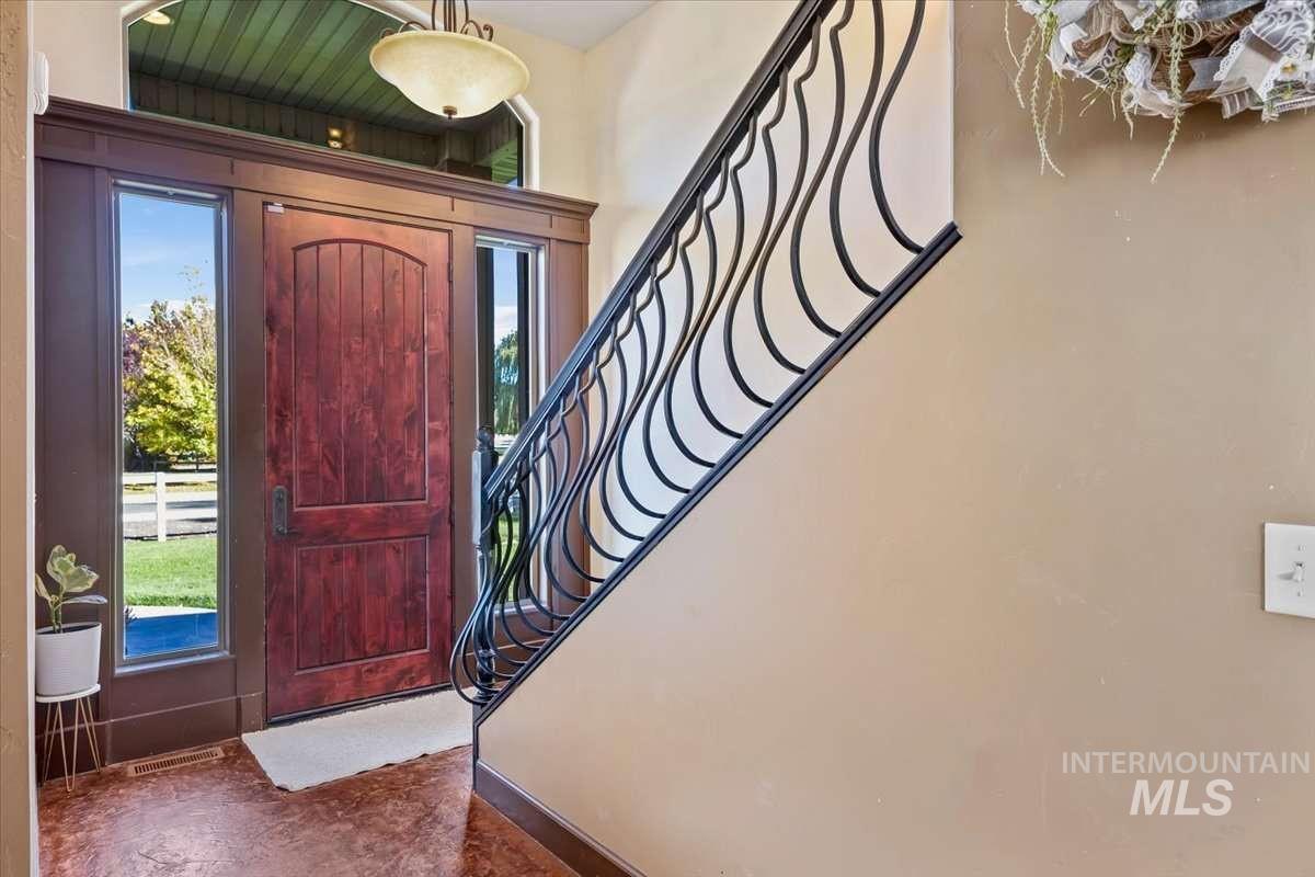 7 Northridge Way Property Photo 5