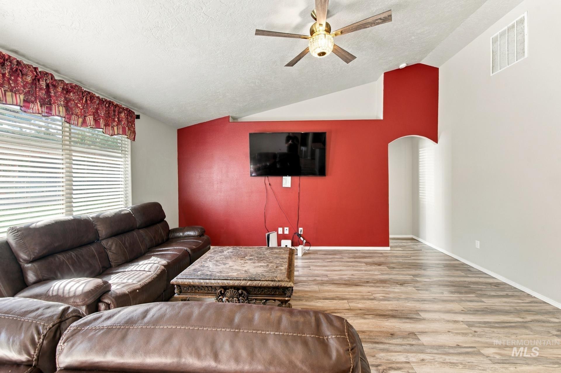 2342 N Alcorn Pl Property Photo 9
