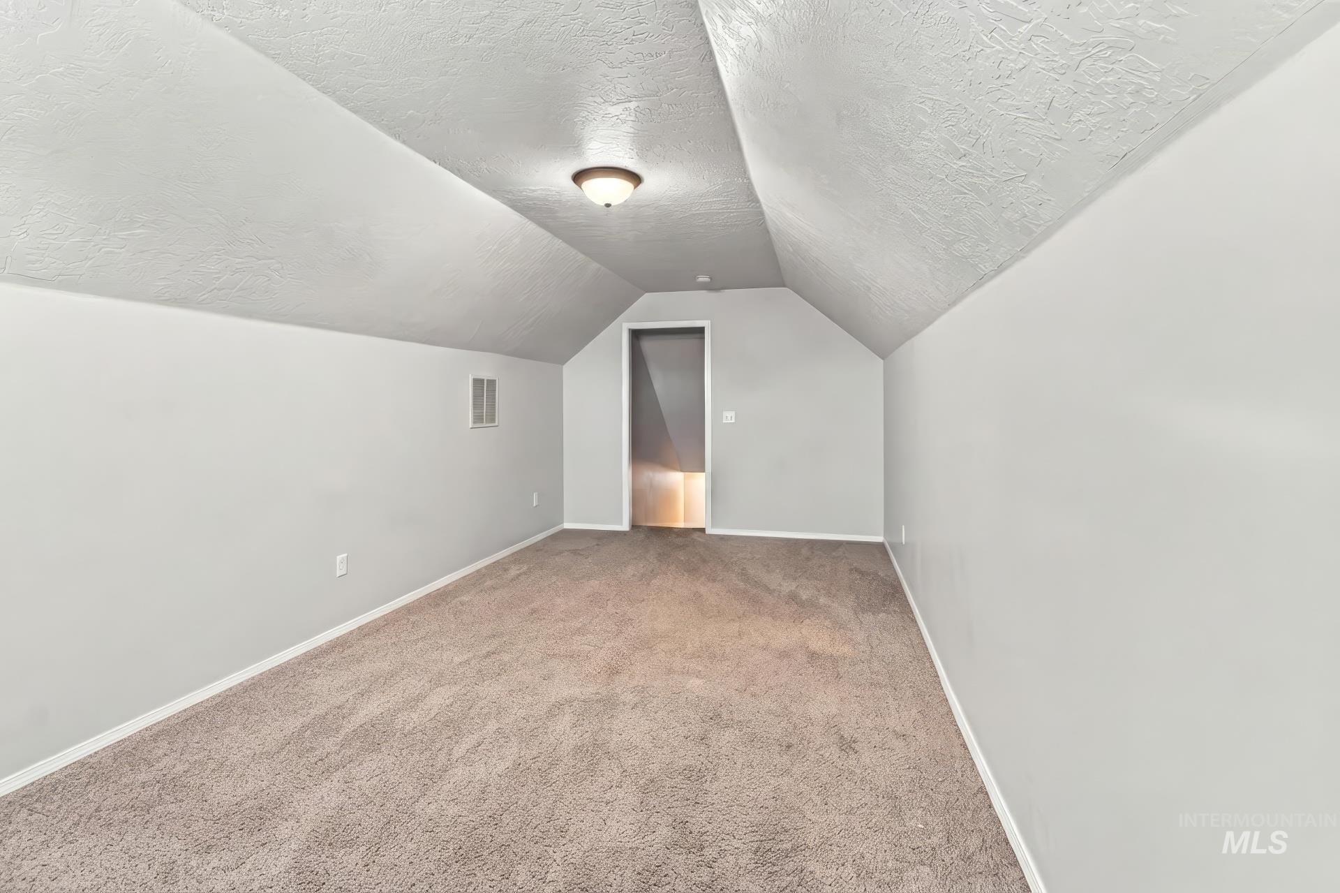 2342 N Alcorn Pl Property Photo 20