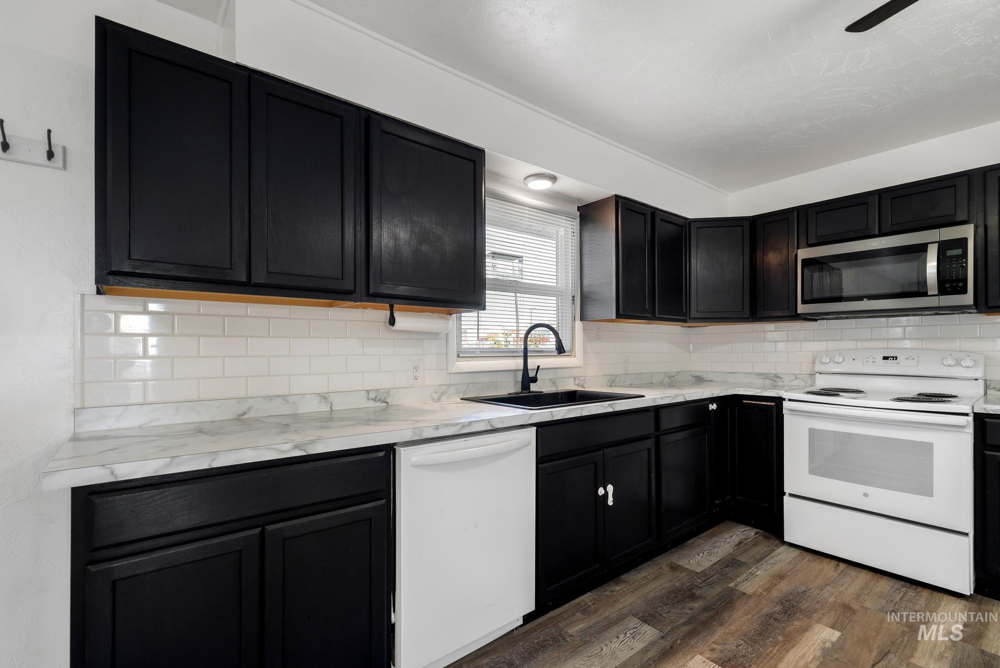 505 W Avenue D Property Photo 10