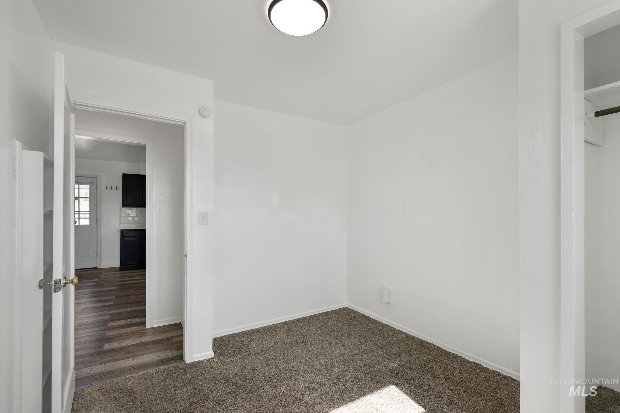 505 W Avenue D Property Photo 15