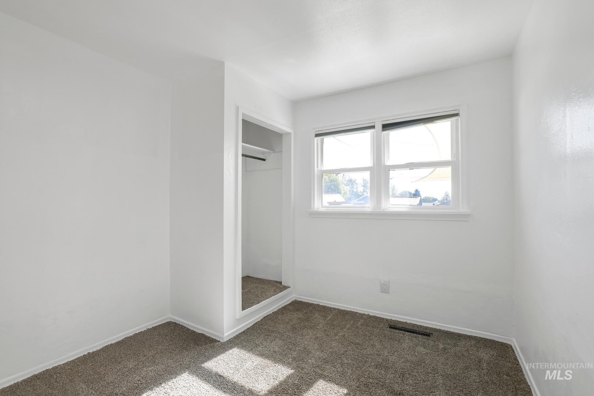 505 W Avenue D Property Photo 16