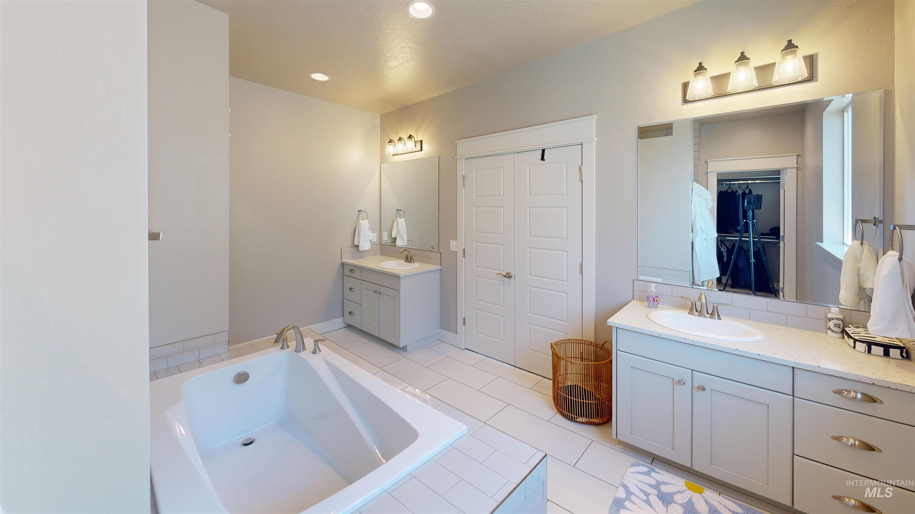 4155 Whistling Heights Way Property Photo 19