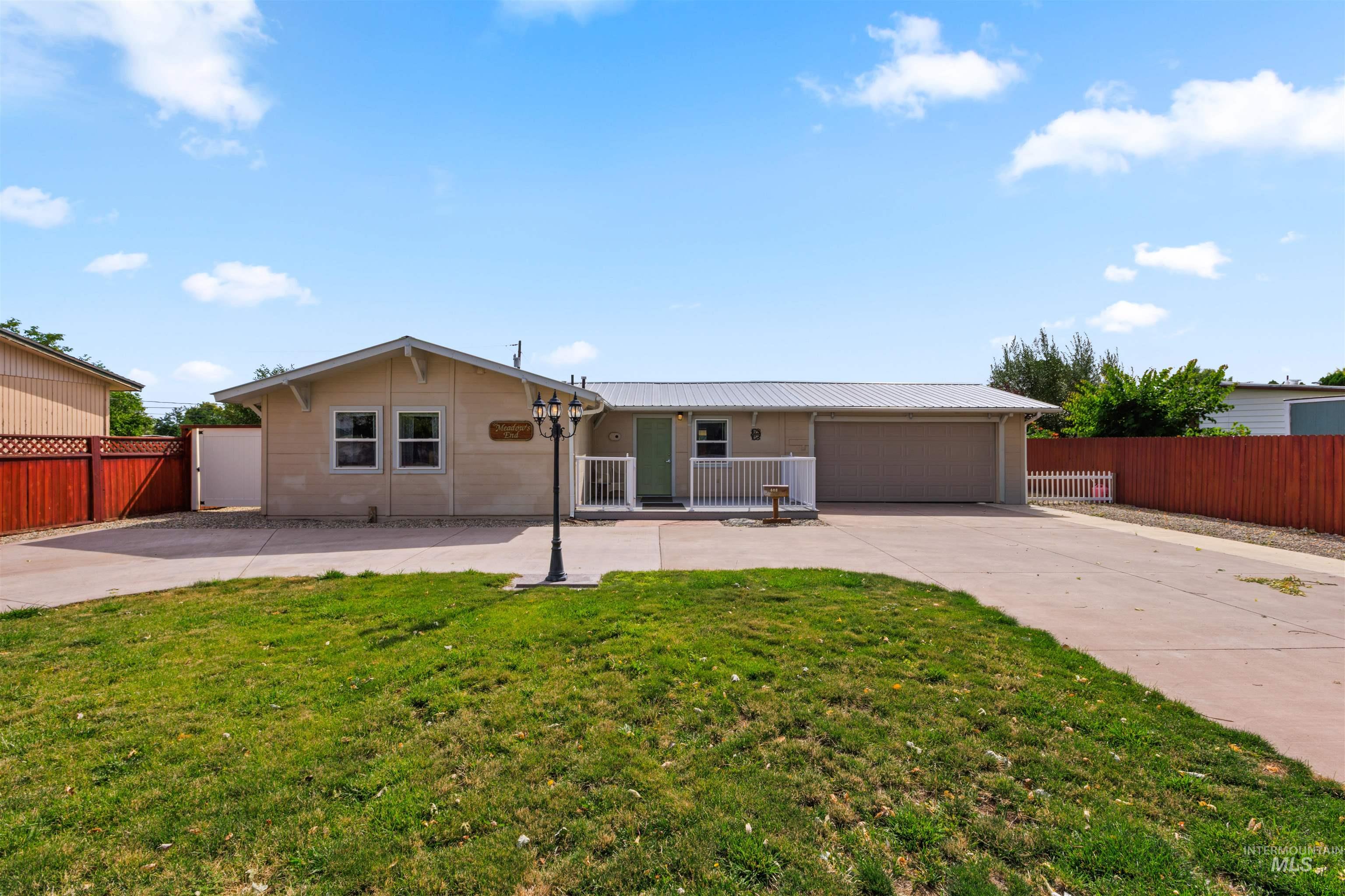688 Meadow Dr Property Photo 1