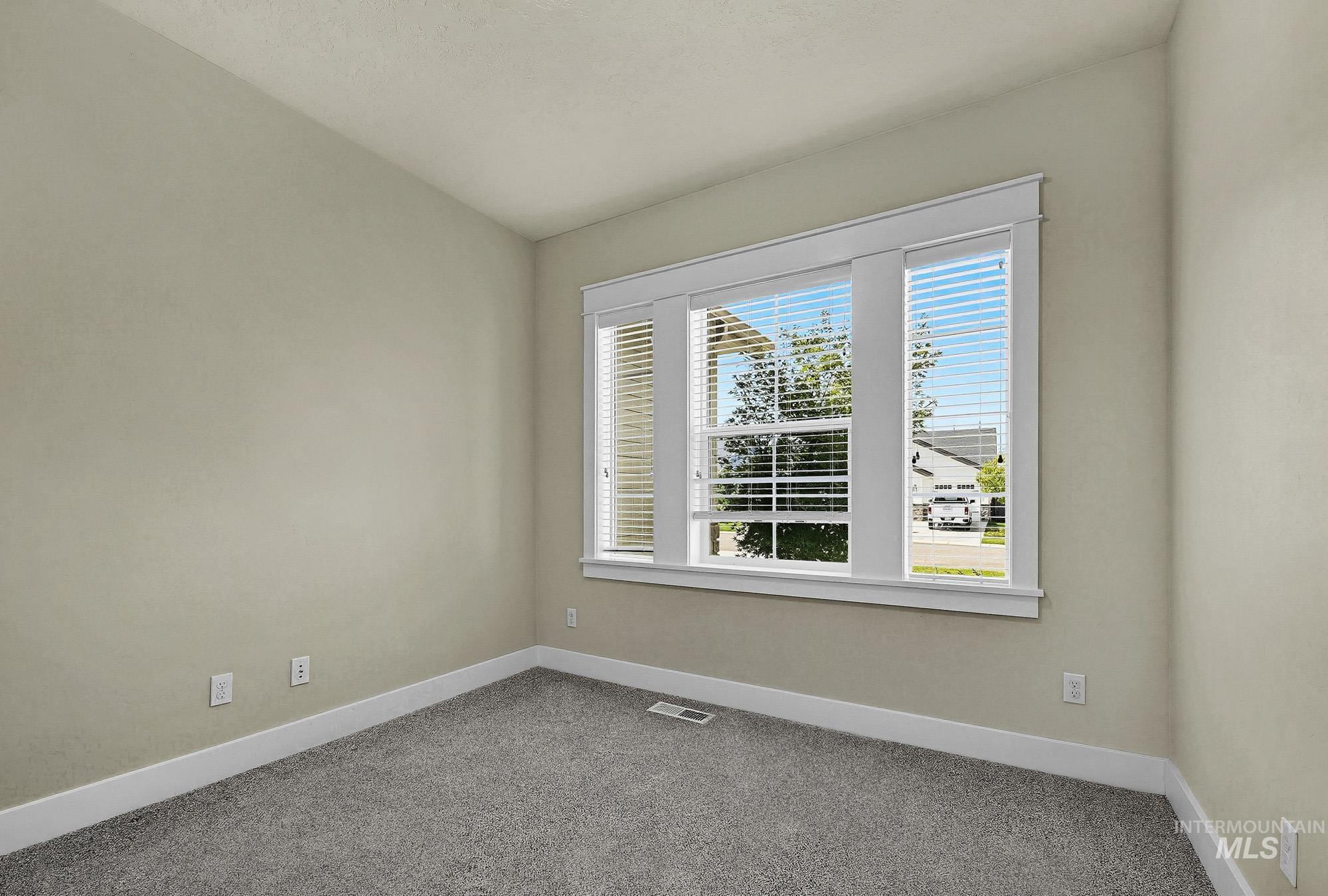 5268 S Palatino Ave Property Photo 5