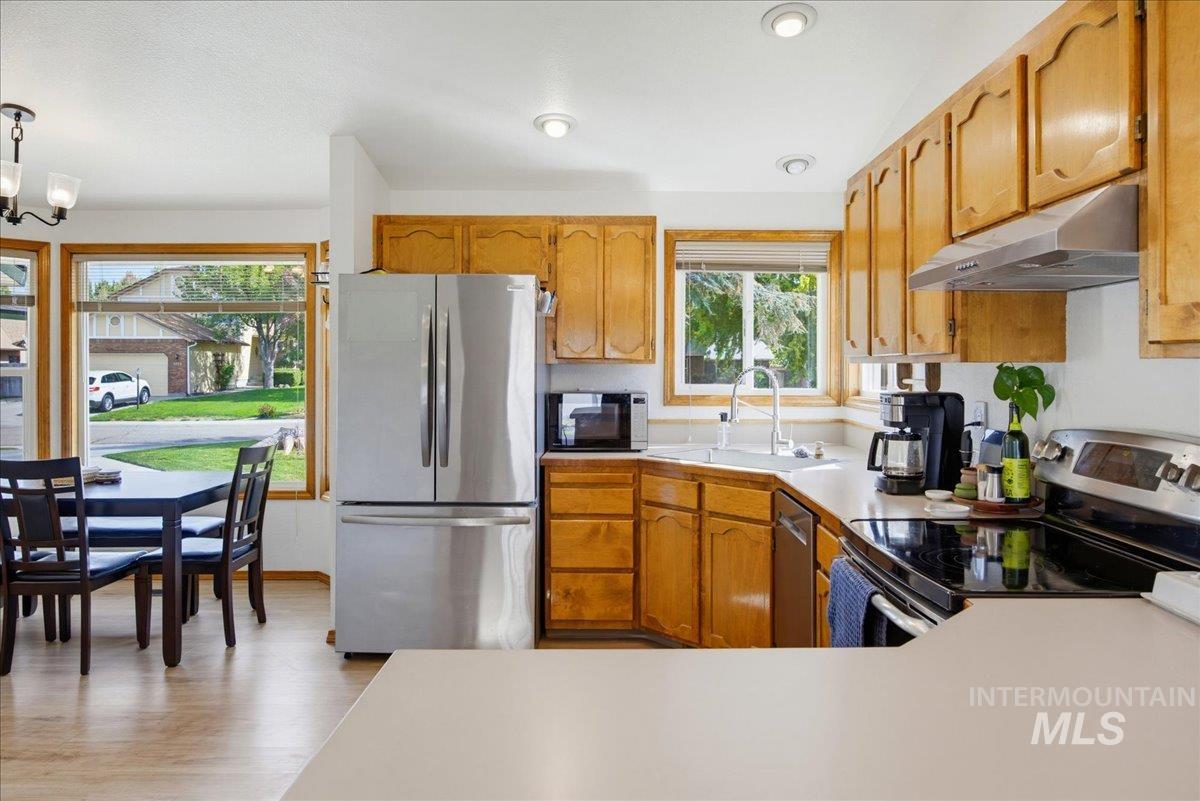 3321 N Lena Pl. Property Photo 7