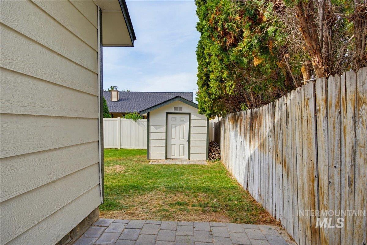 3321 N Lena Pl. Property Photo 22