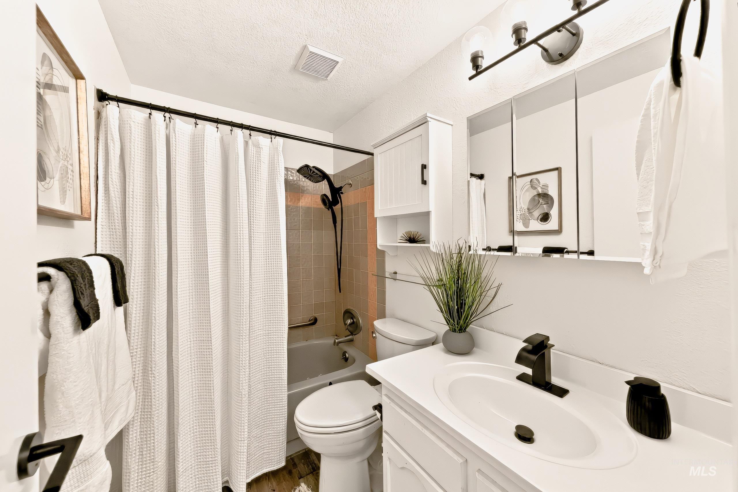8394 W Willowpark Dr. Property Photo 20