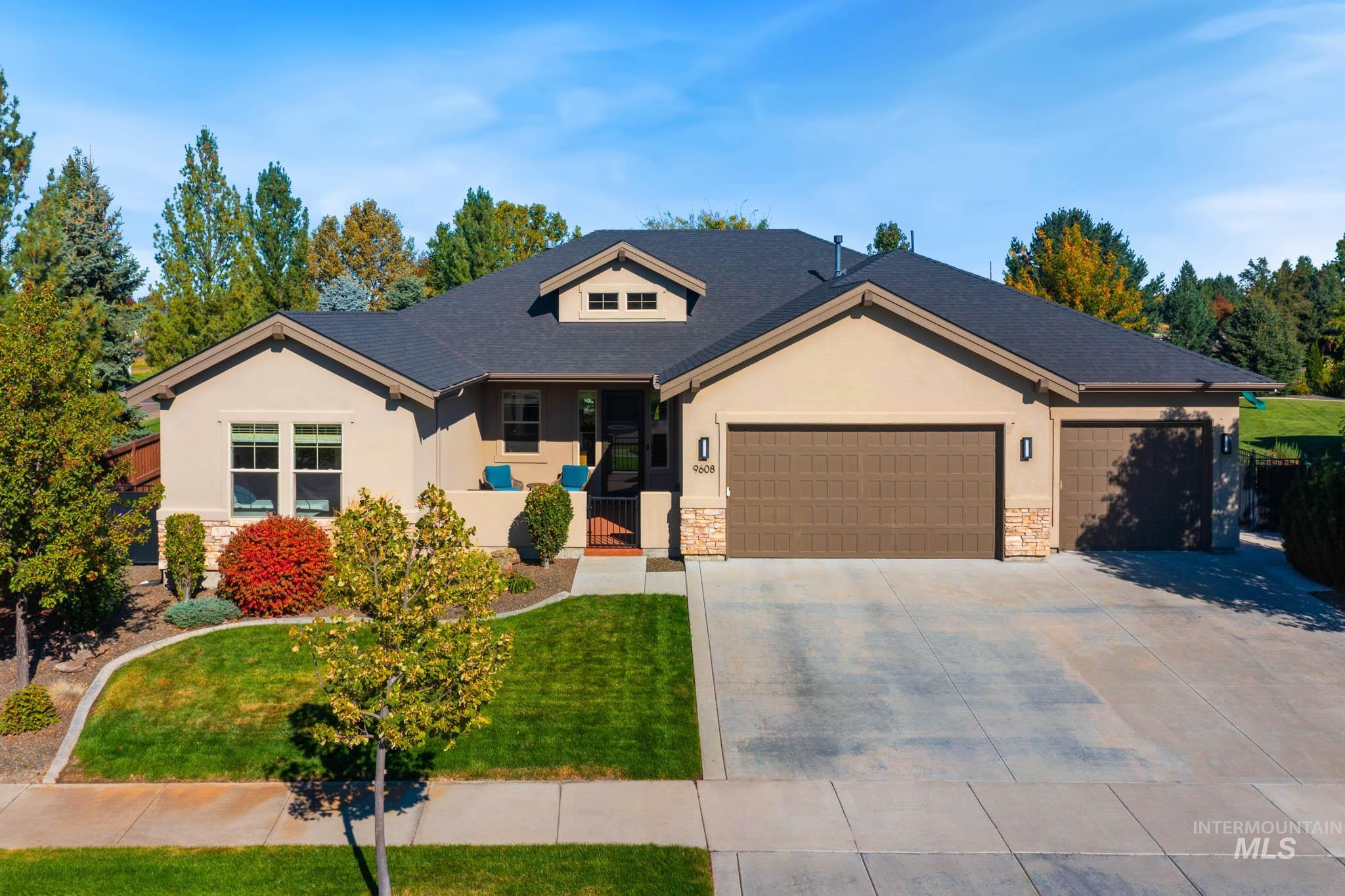 9608 W Twisted Vine Dr Property Photo 1