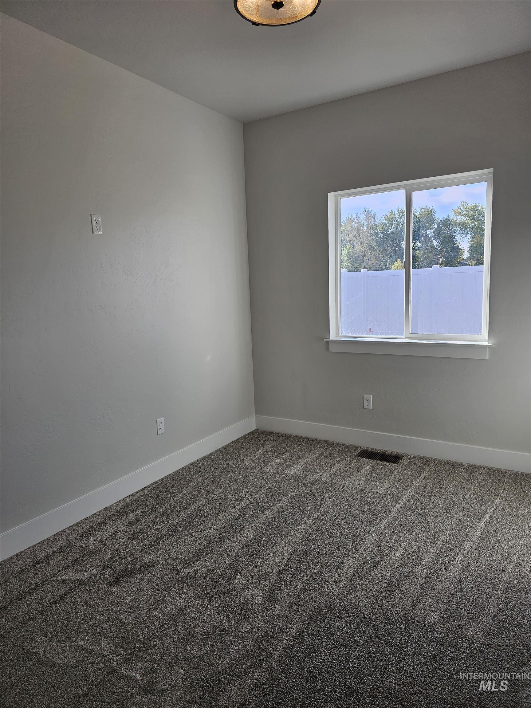 3064 Capricorn Ave Property Photo 7