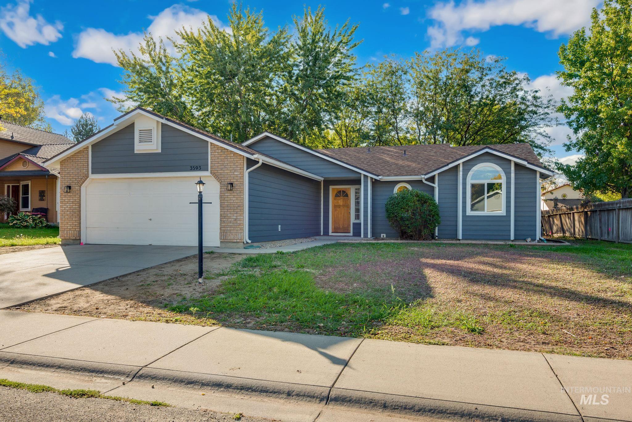 3593 E Eisenhower Dr. Property Photo 2