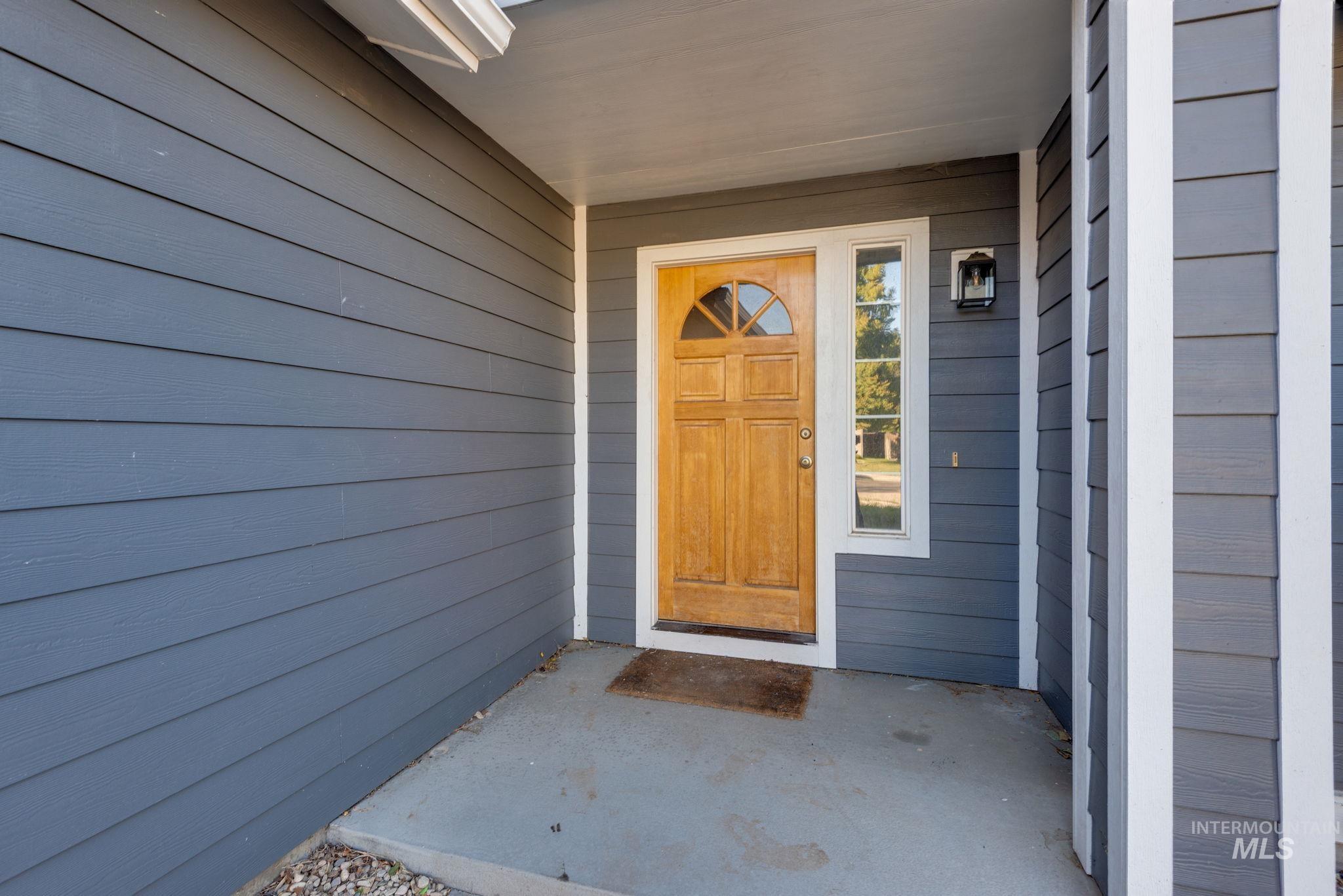 3593 E Eisenhower Dr. Property Photo 5
