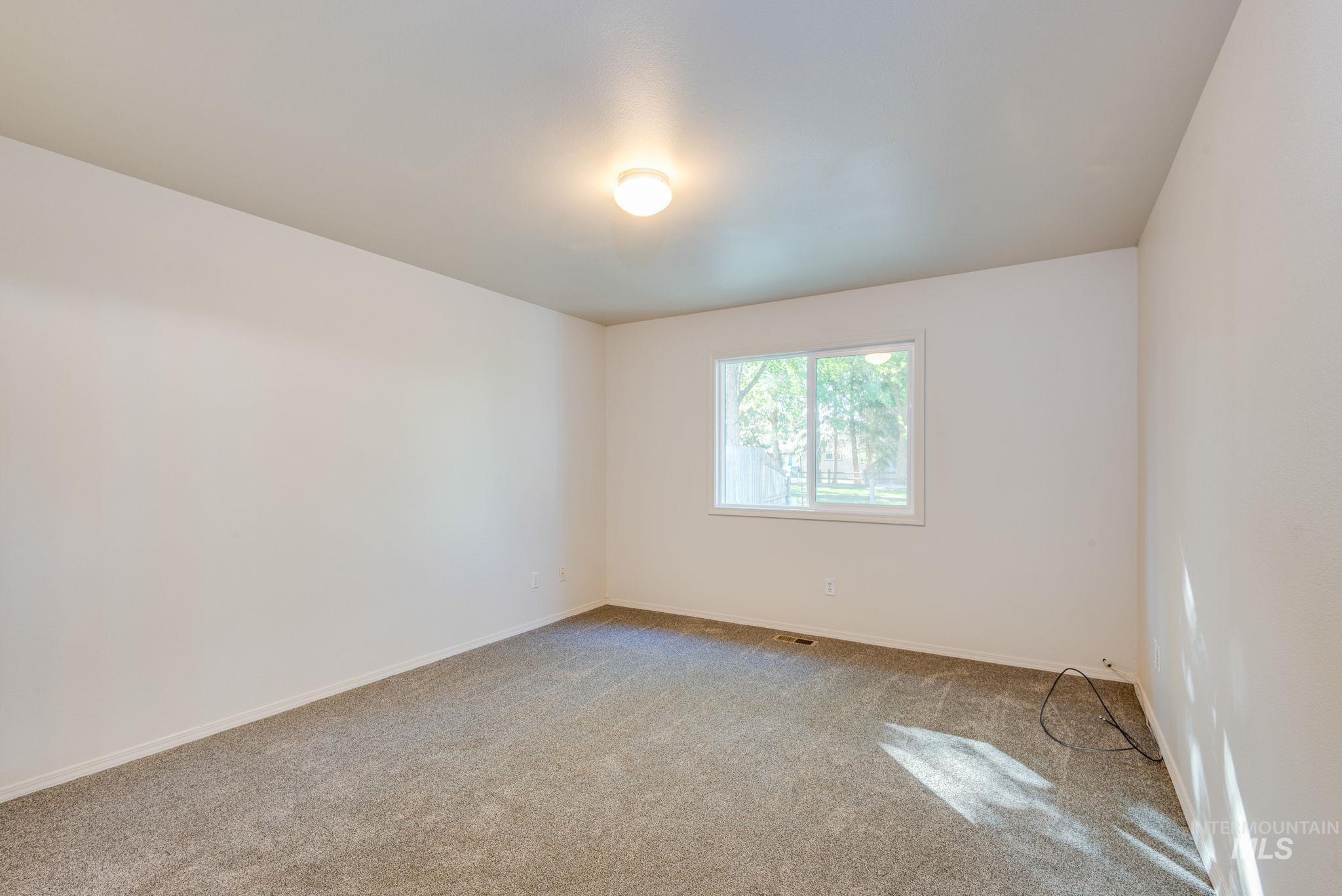 3593 E Eisenhower Dr. Property Photo 12
