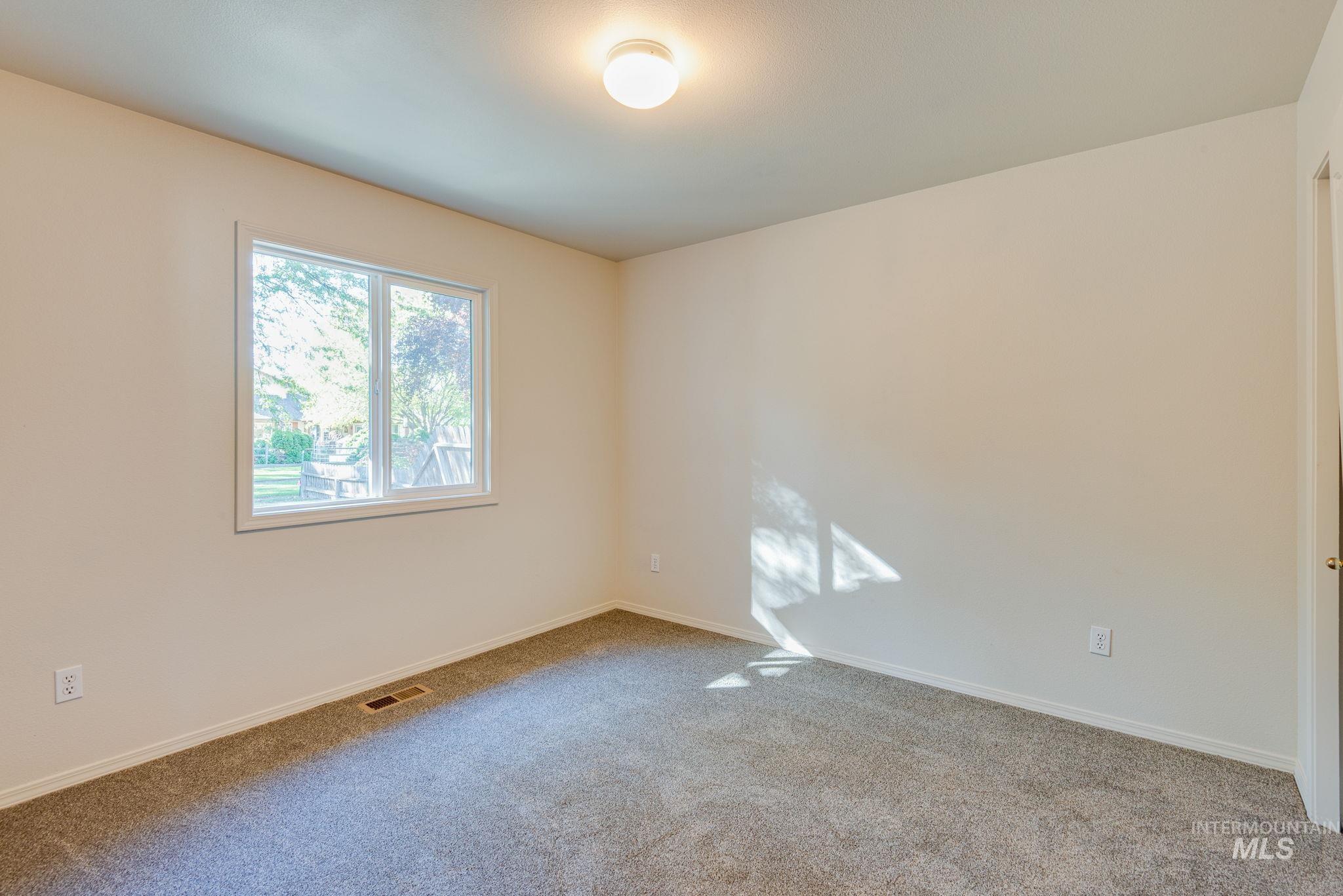 3593 E Eisenhower Dr. Property Photo 14