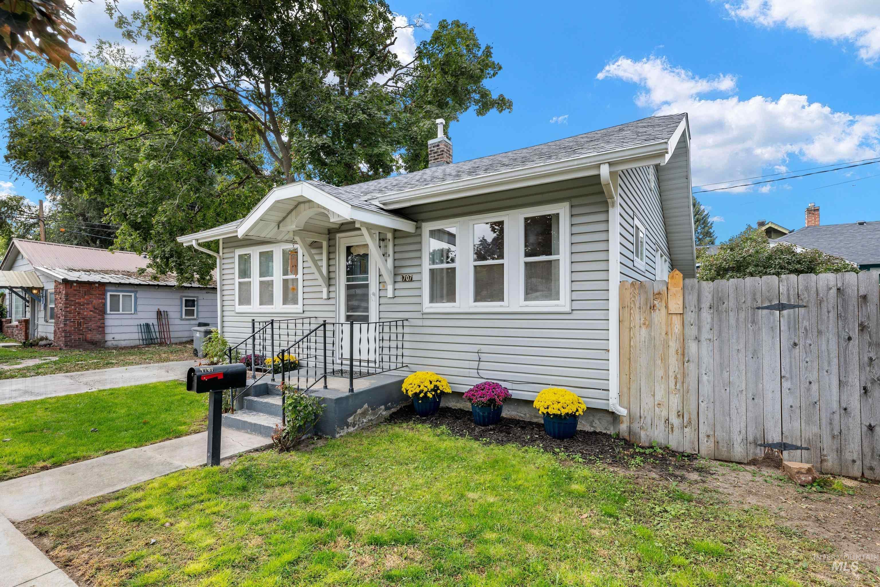 1707 4th St S Property Photo 1