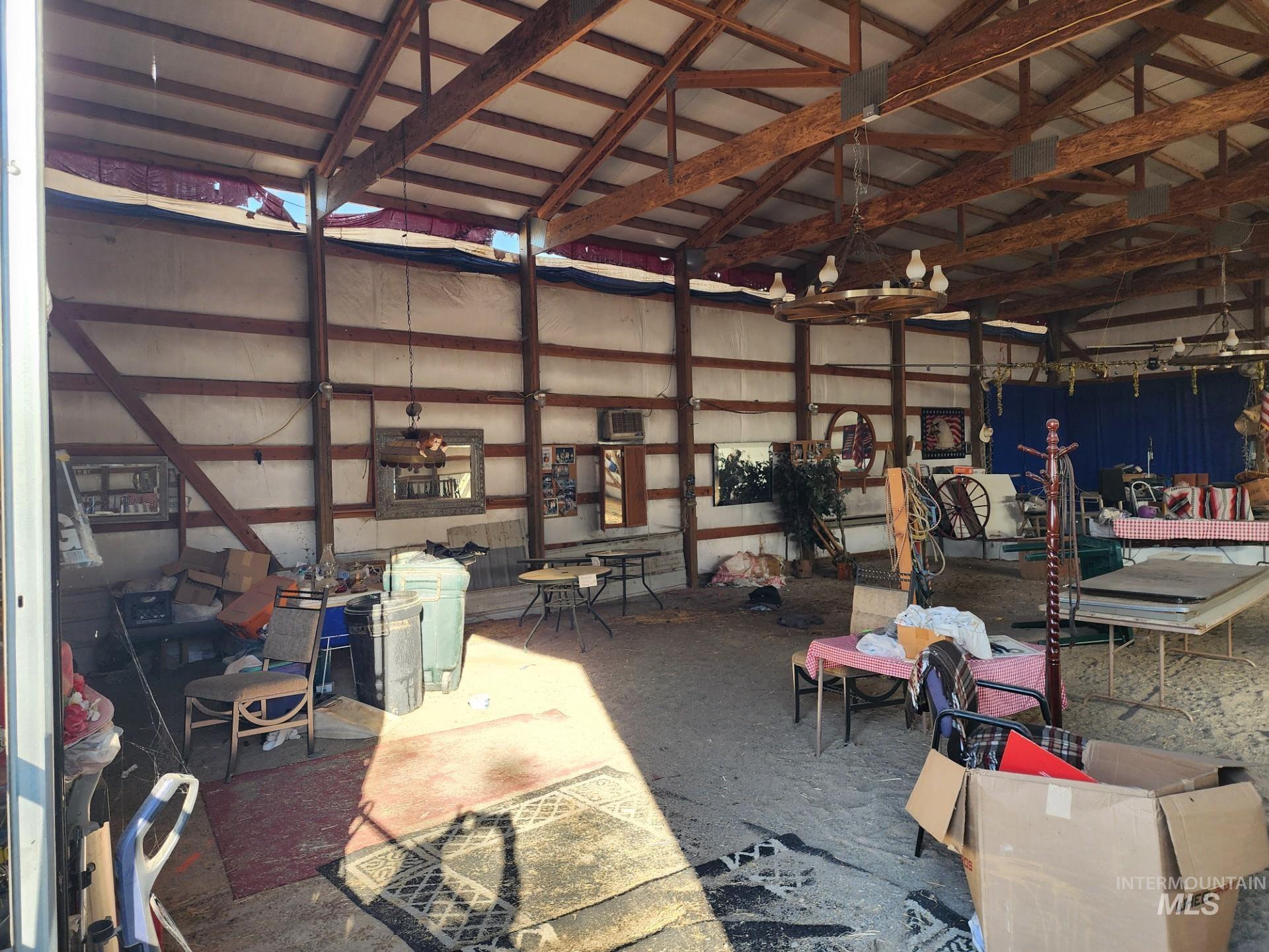 637 Sw Paiute Street Property Photo 4