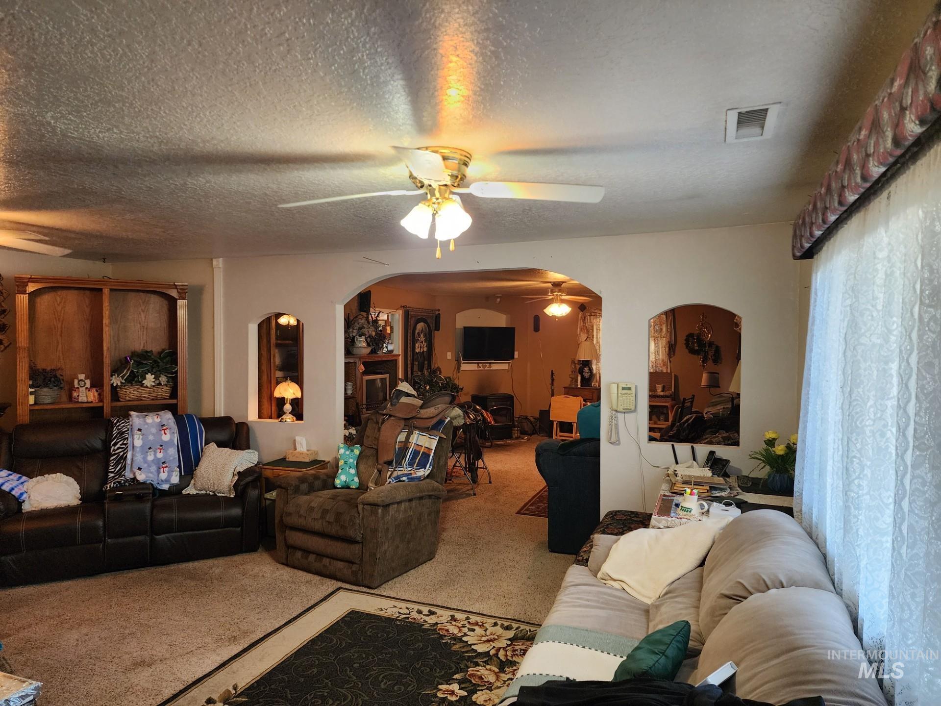 637 Sw Paiute Street Property Photo 7