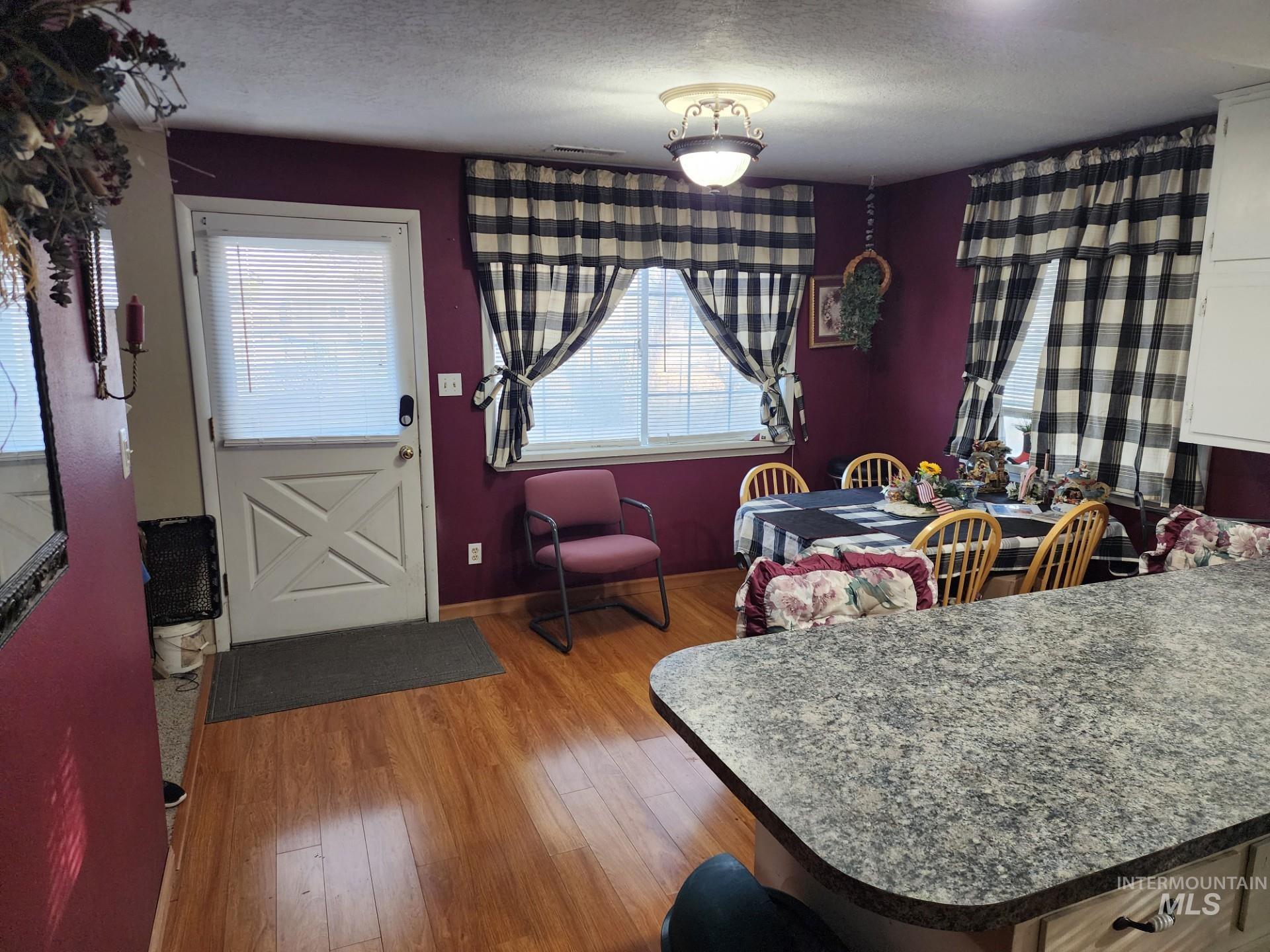 637 Sw Paiute Street Property Photo 10