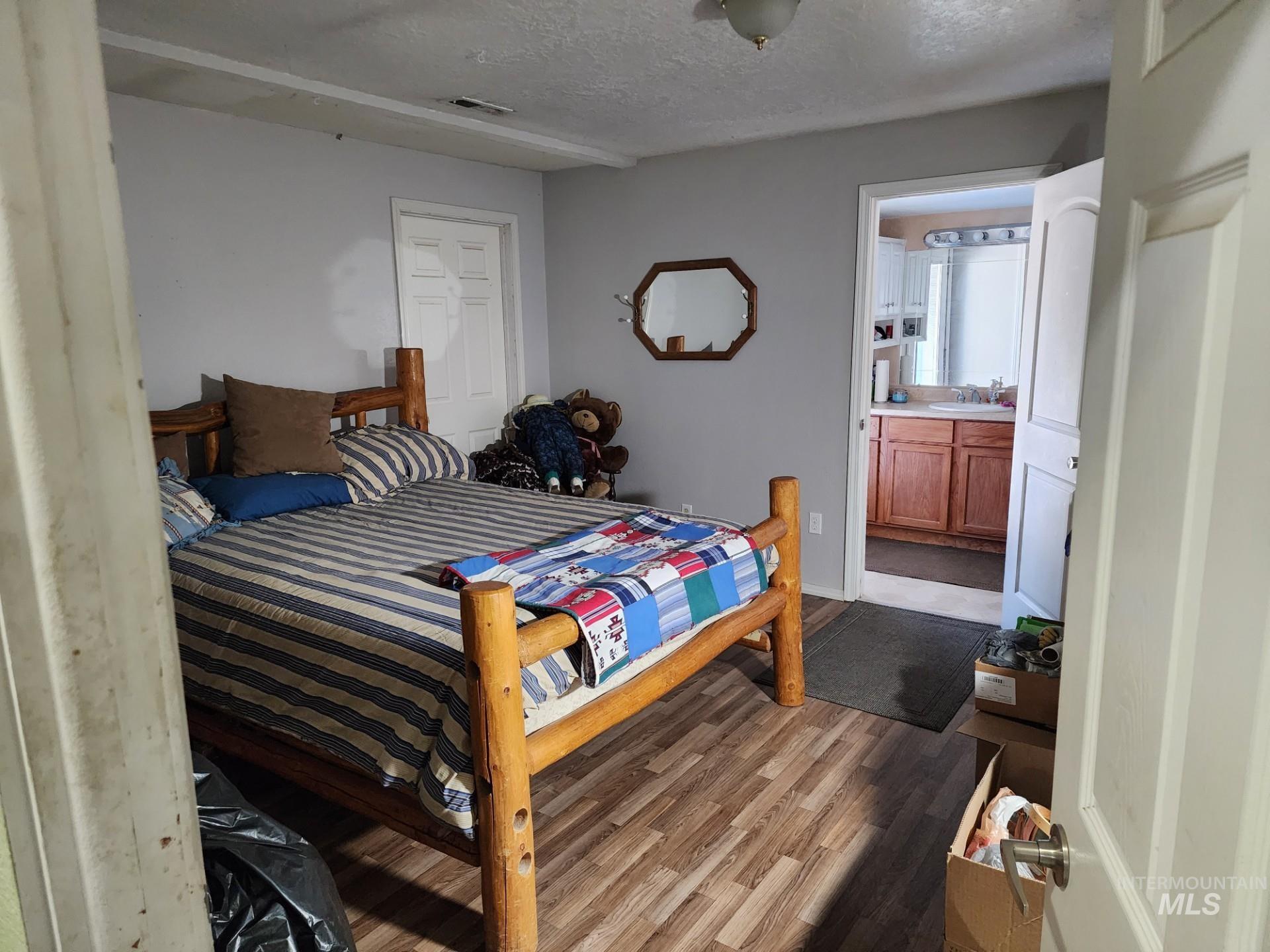 637 Sw Paiute Street Property Photo 12