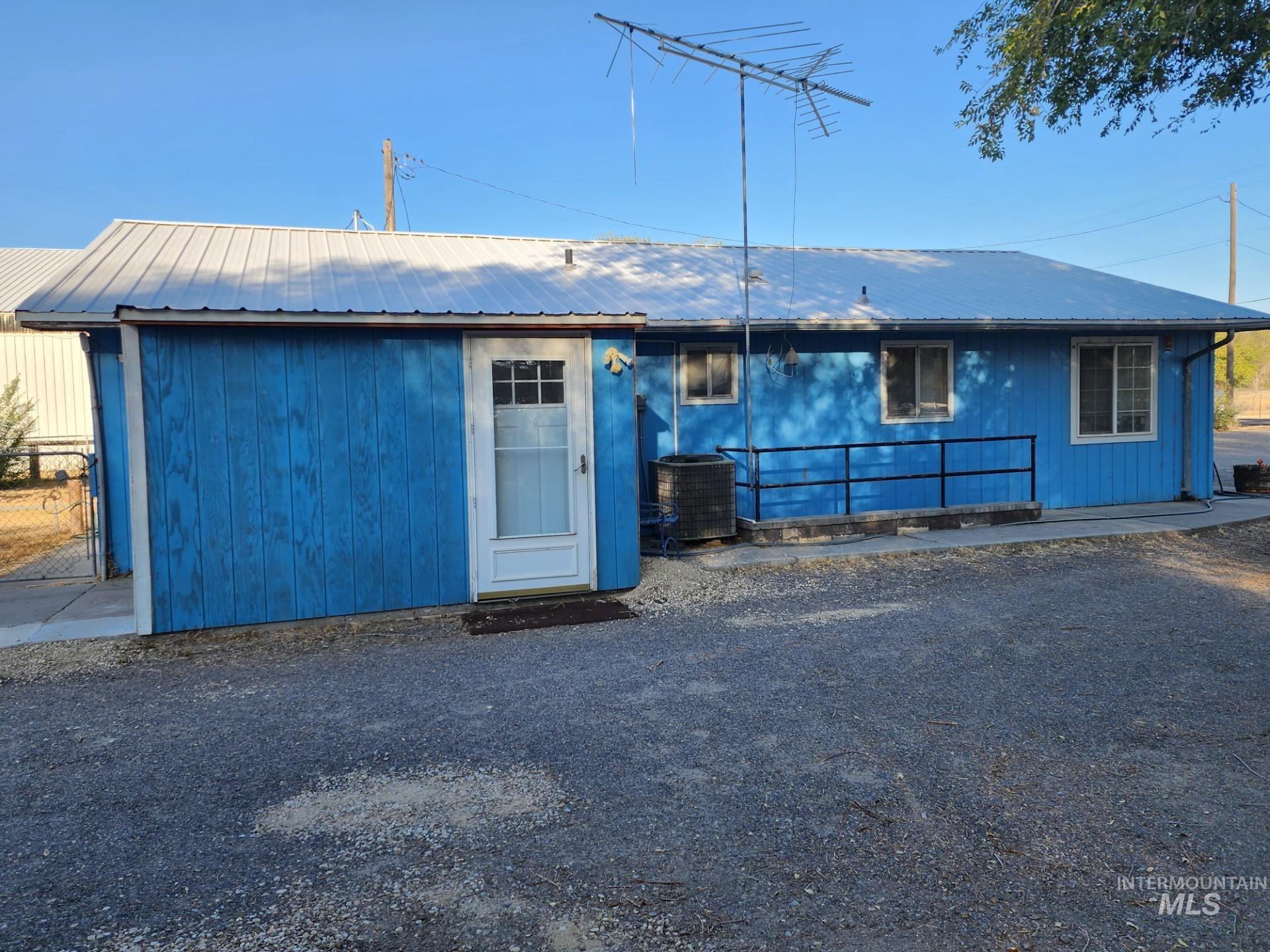 637 Sw Paiute Street Property Photo 16