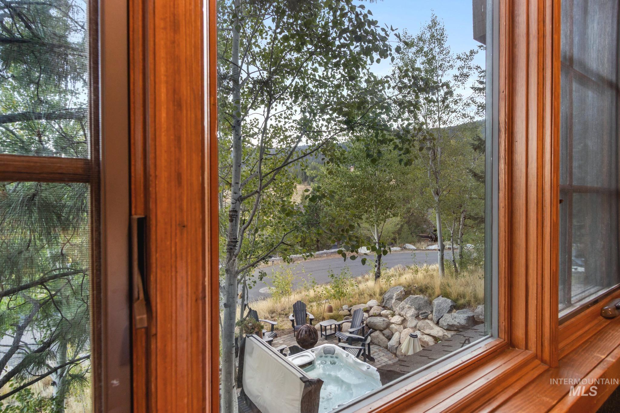 7 Golden Bench Property Photo 26
