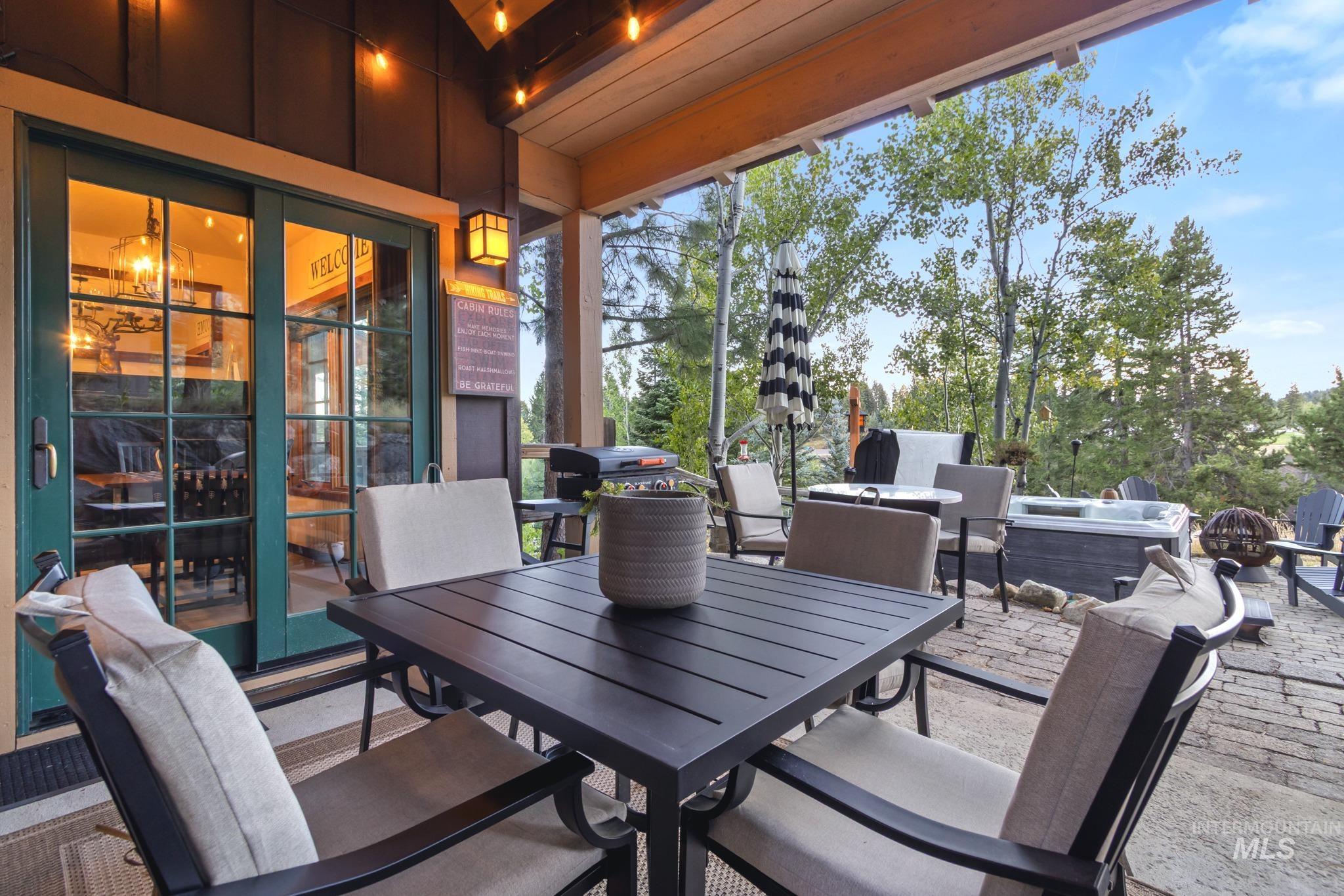 7 Golden Bench Property Photo 37