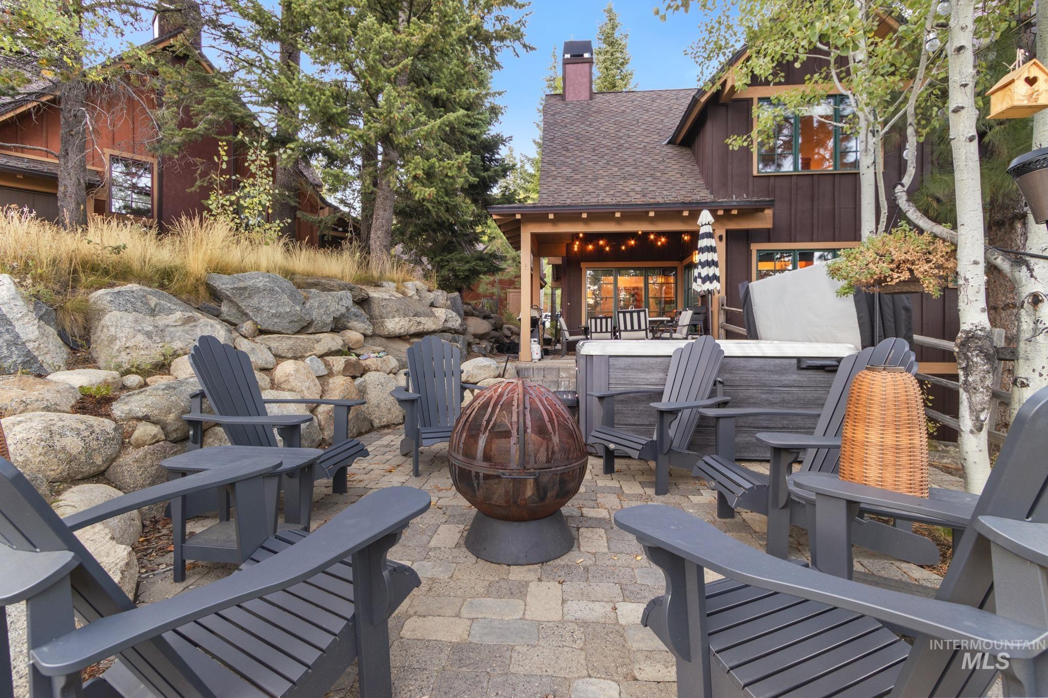 7 Golden Bench Property Photo 40