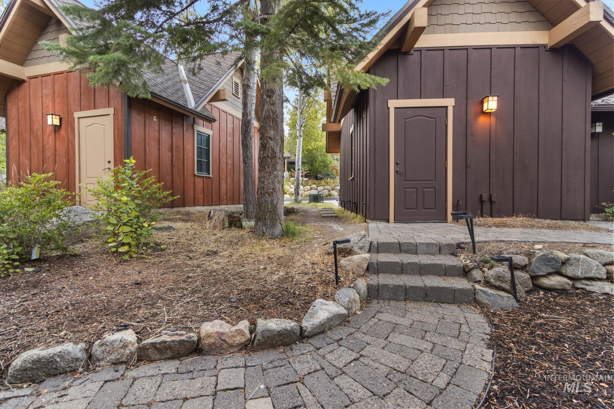 7 Golden Bench Property Photo 43