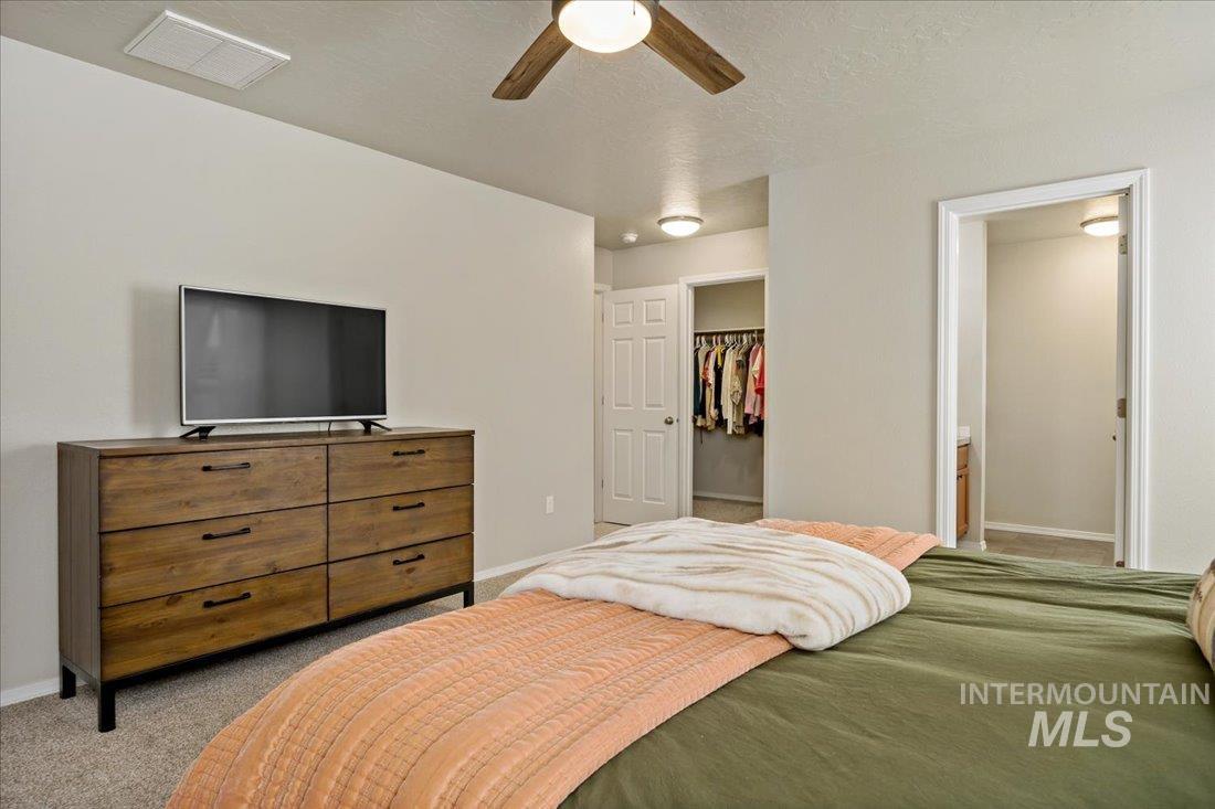 2262 N Mountain Ash Avenue Property Photo 19