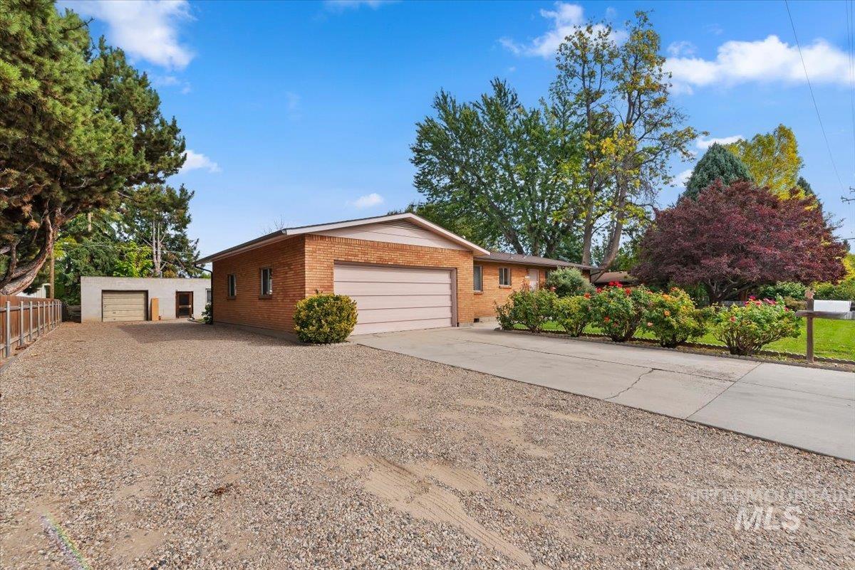 4828 W Kootenai Street Property Photo 2