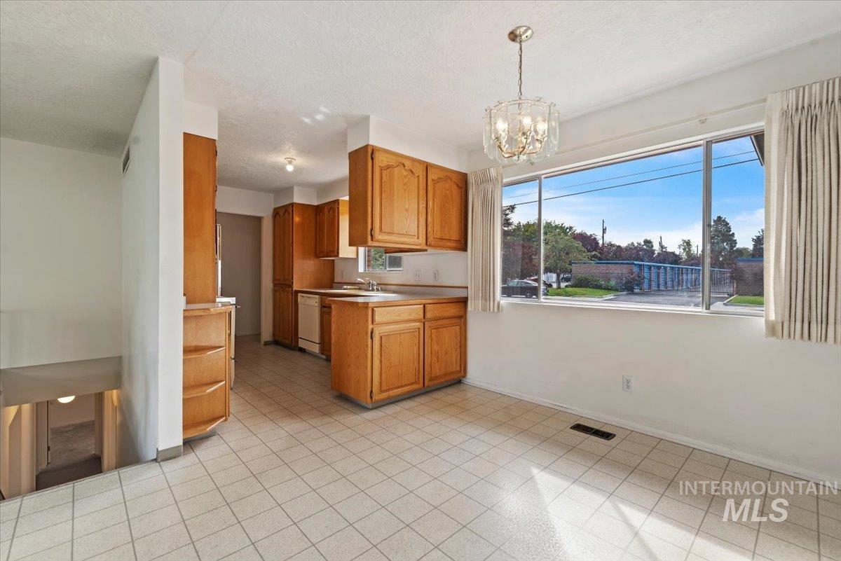 4828 W Kootenai Street Property Photo 10