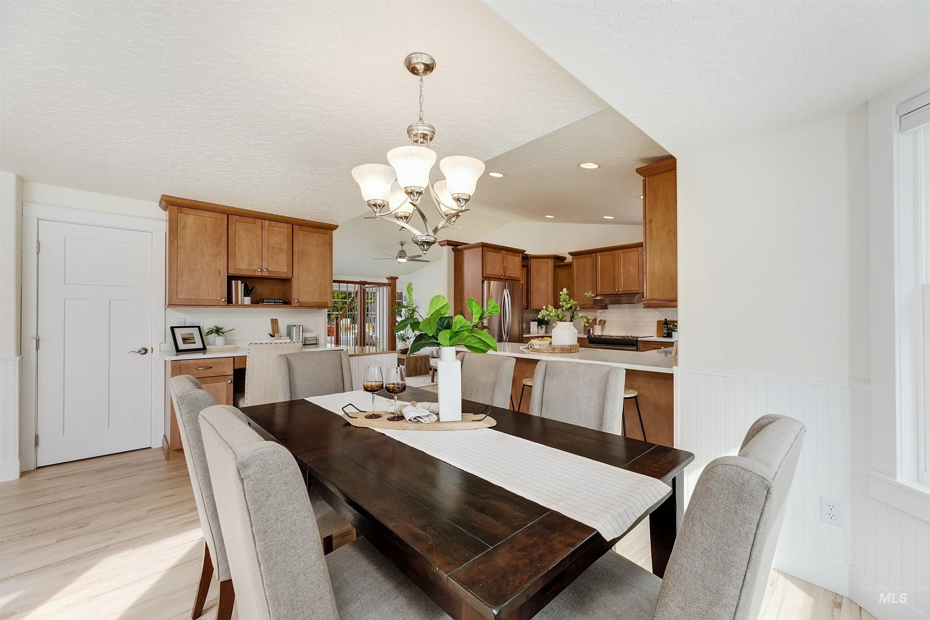 642 N Stierman Way Property Photo 10