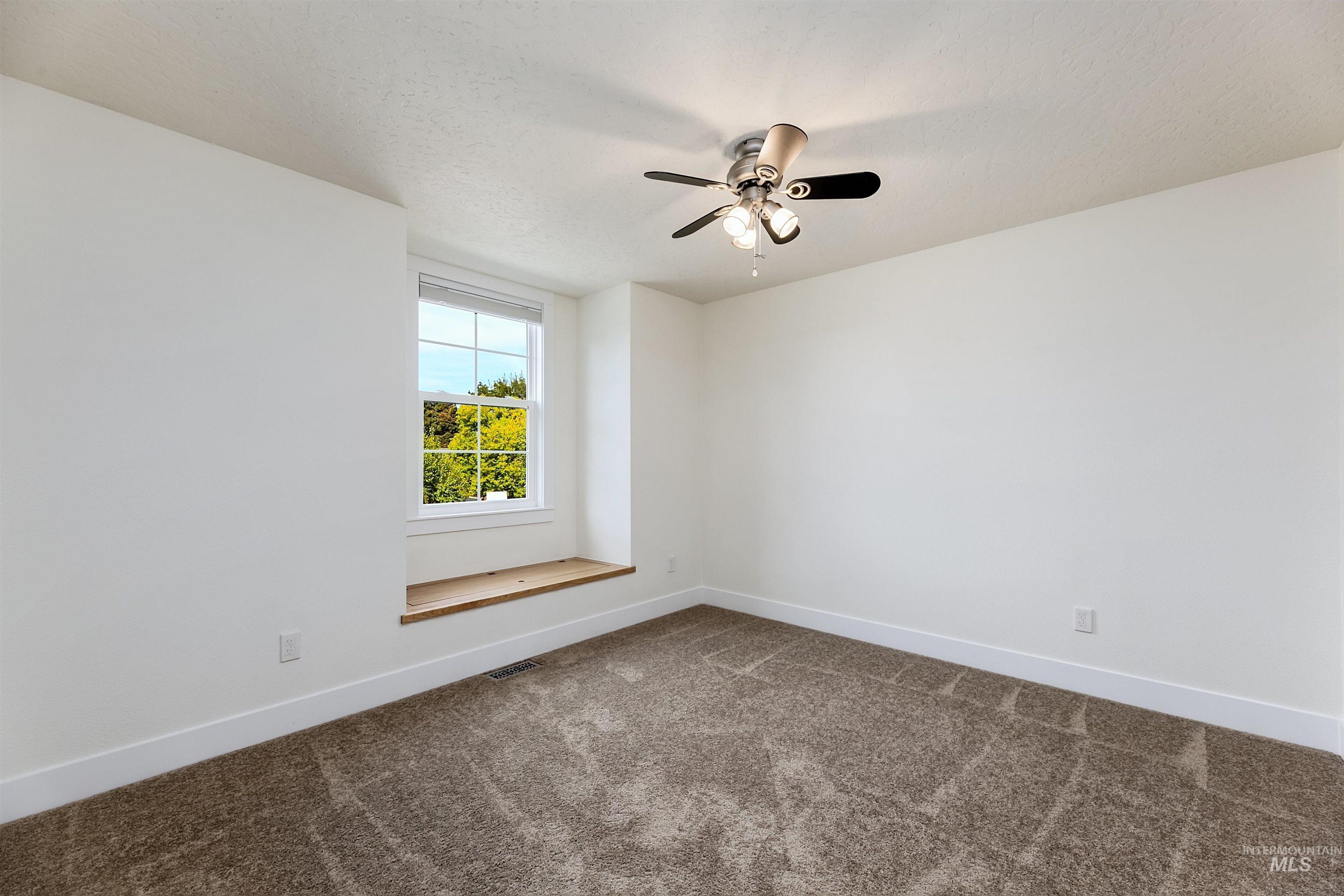 642 N Stierman Way Property Photo 22