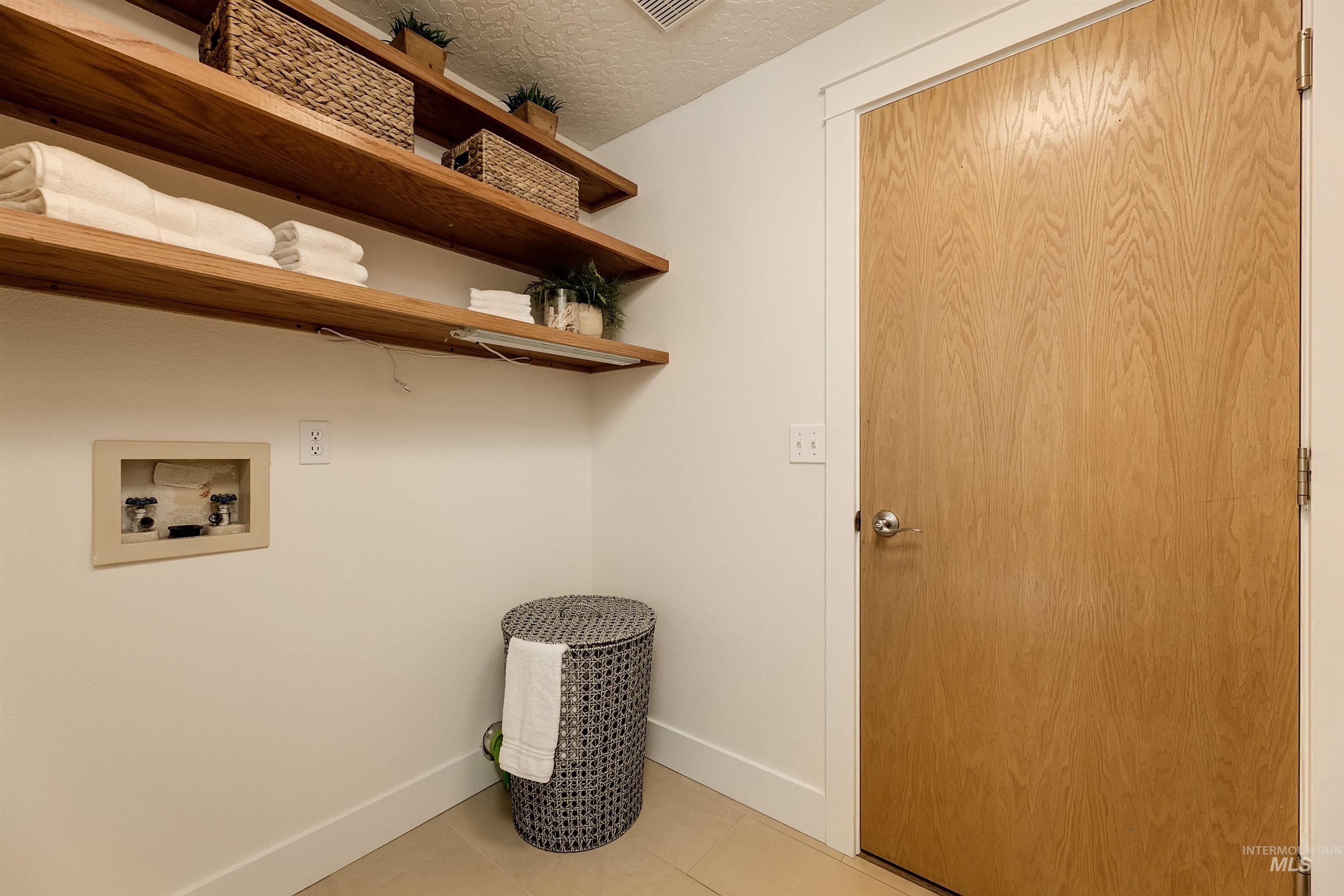 642 N Stierman Way Property Photo 27